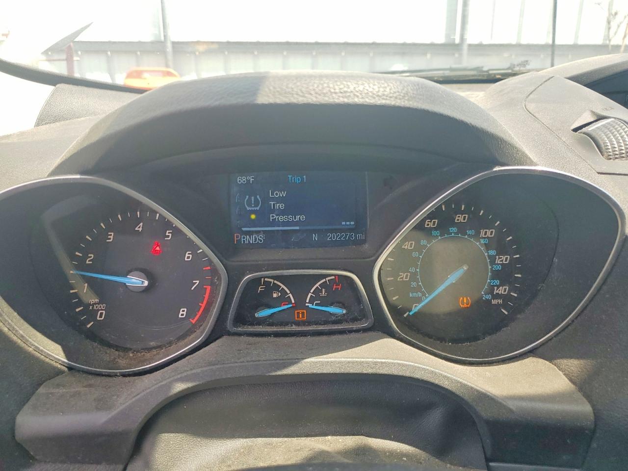 2014 Ford Escape White vin: 1FMCU0F73EUB56311