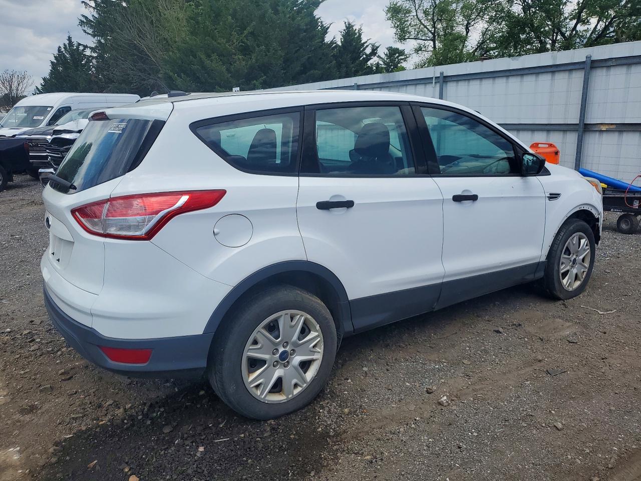 2014 Ford Escape White vin: 1FMCU0F73EUB56311