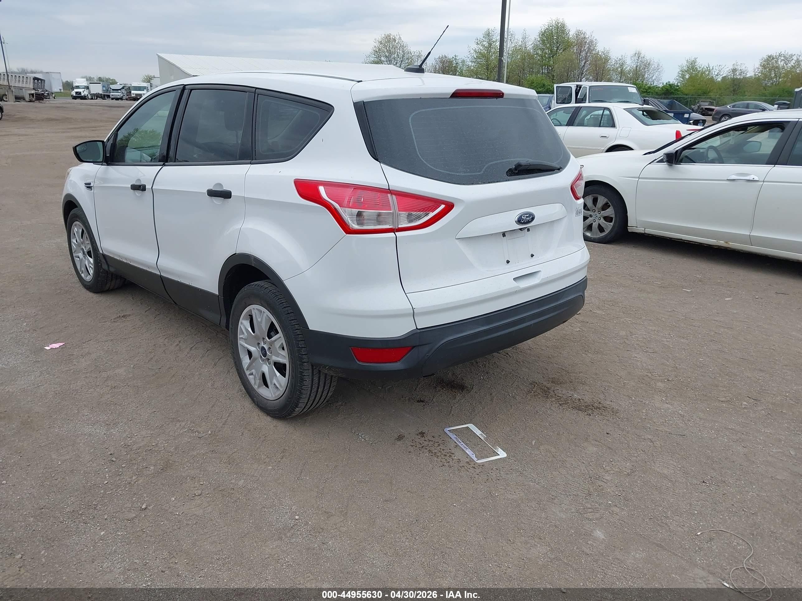 2015 Ford Escape S White vin: 1FMCU0F73FUA45453
