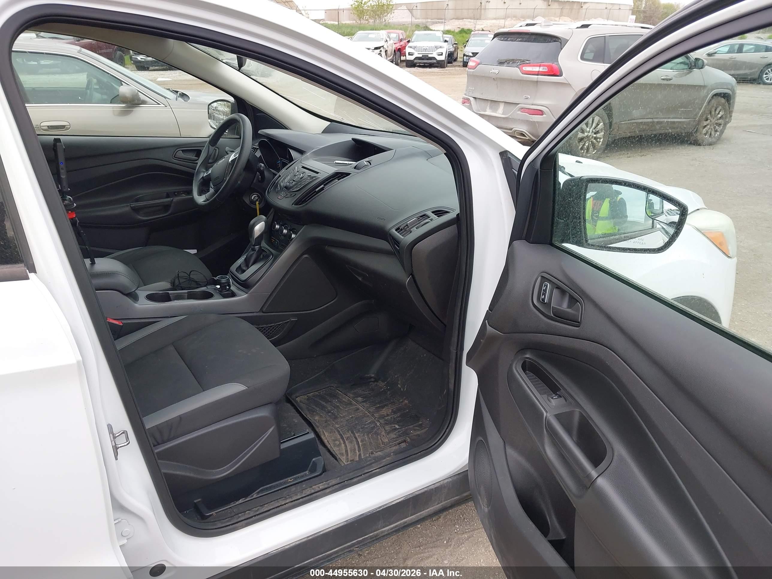 2015 Ford Escape S White vin: 1FMCU0F73FUA45453