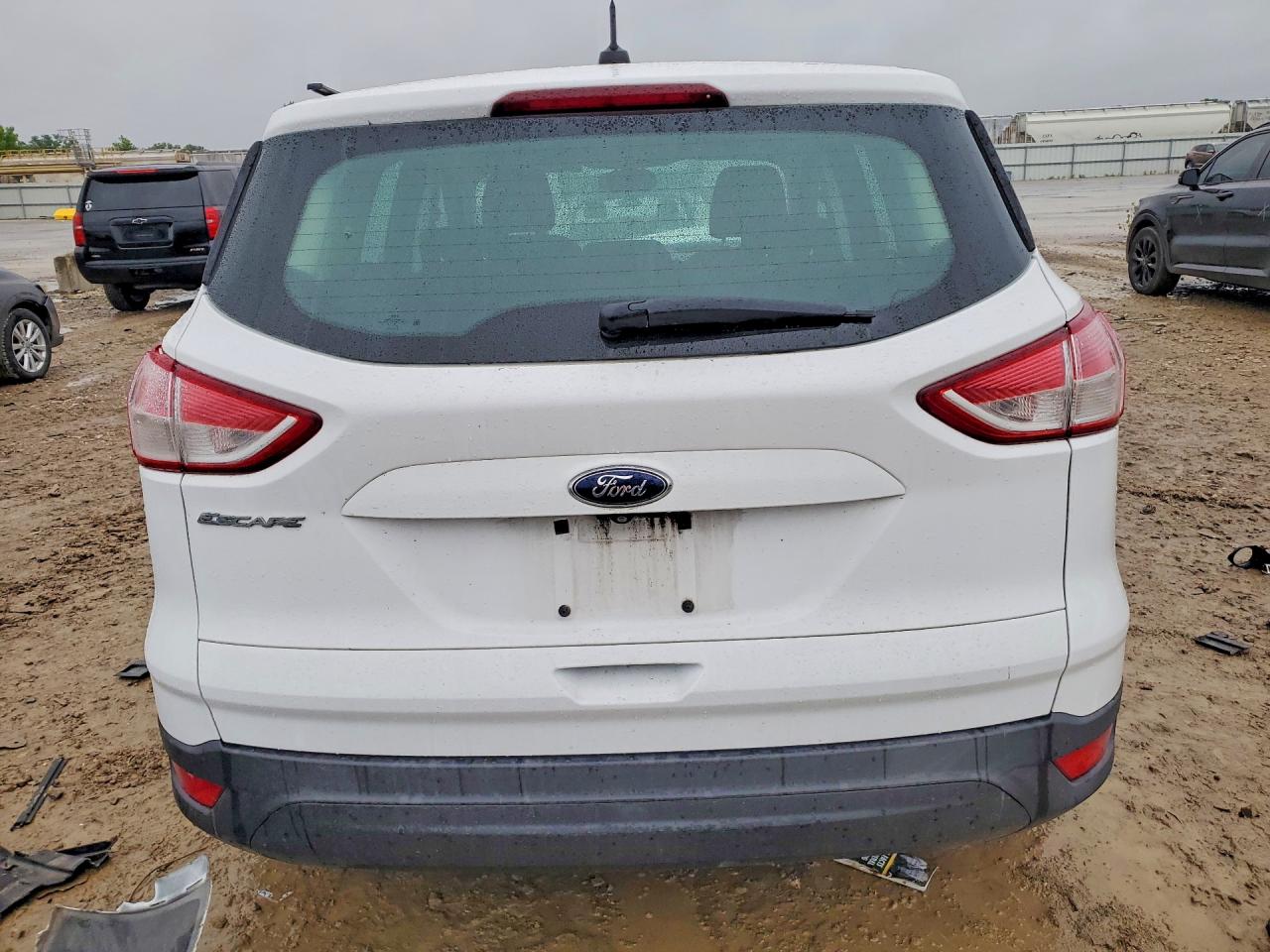 2015 Ford Escape S White vin: 1FMCU0F73FUA53696