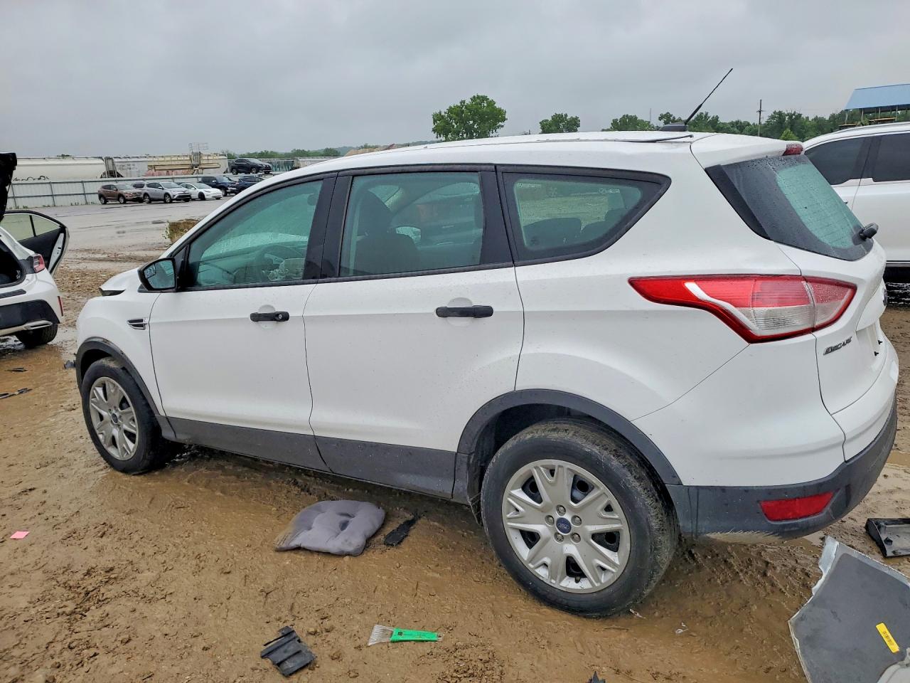 2015 Ford Escape S White vin: 1FMCU0F73FUA53696