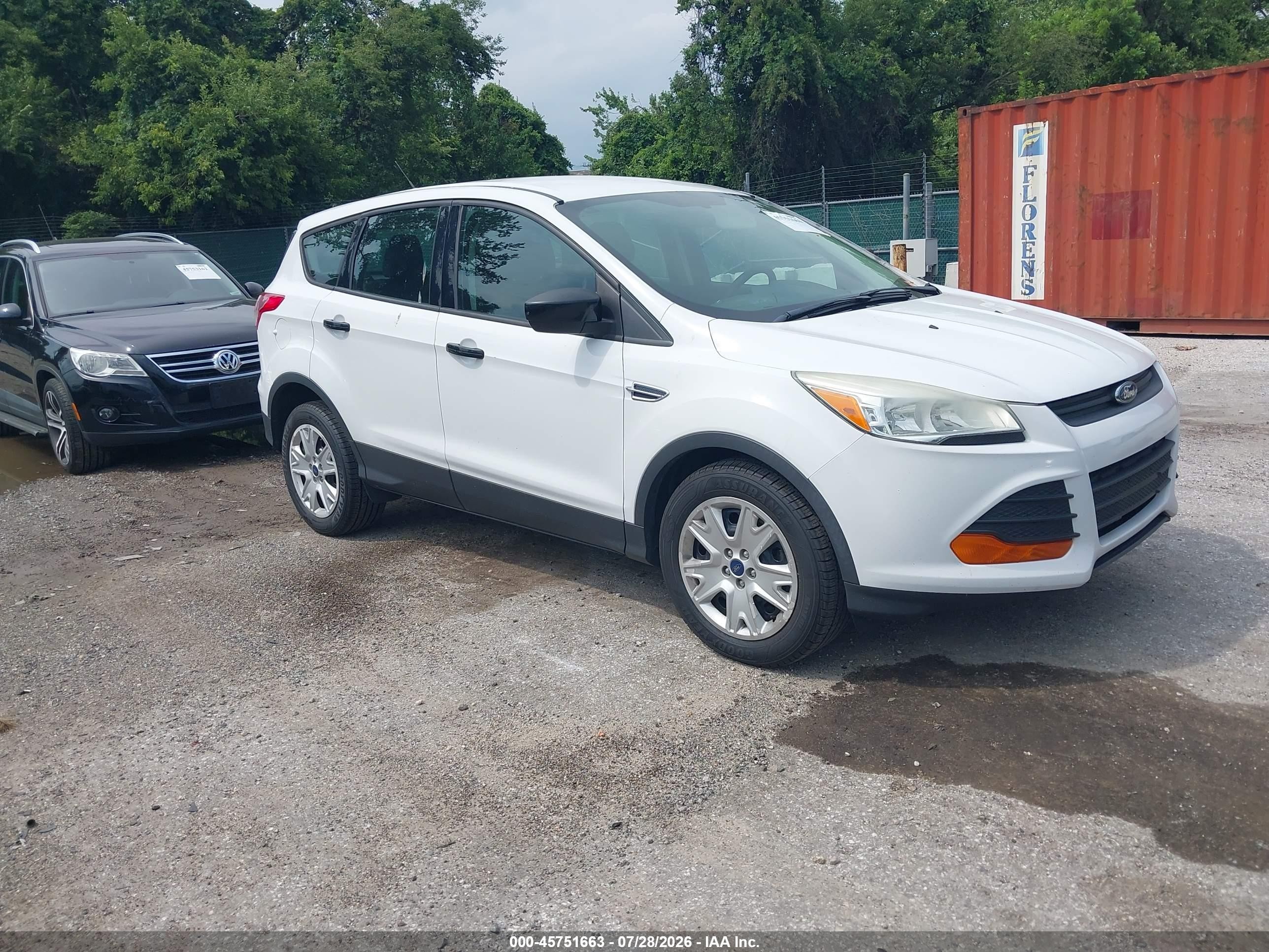 2015 Ford Escape S White vin: 1FMCU0F73FUB25688