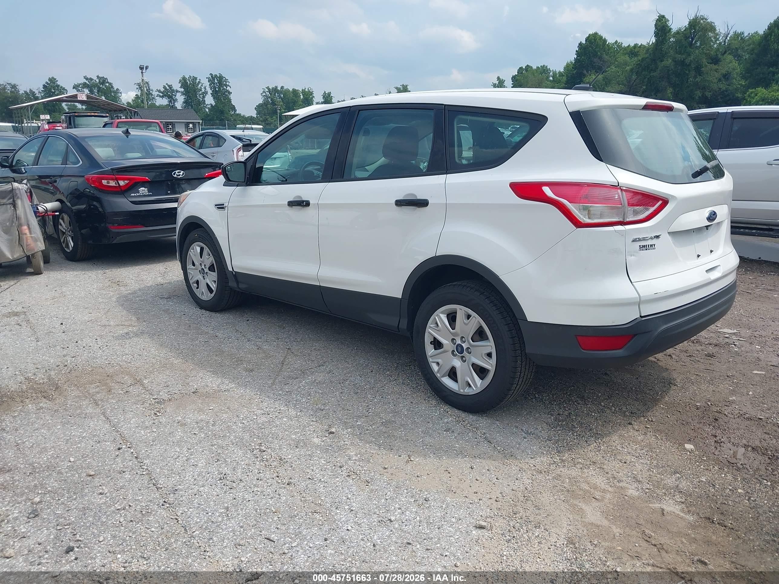 2015 Ford Escape S White vin: 1FMCU0F73FUB25688