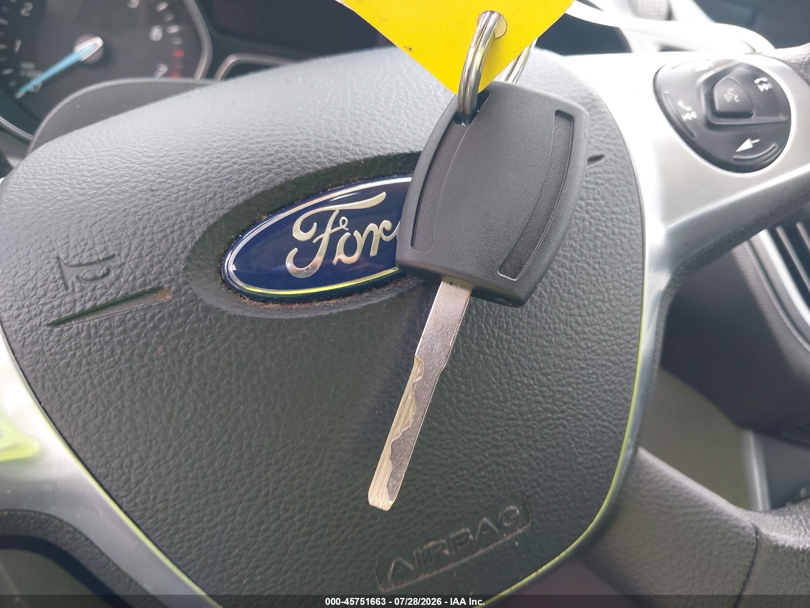 2015 Ford Escape S White vin: 1FMCU0F73FUB25688