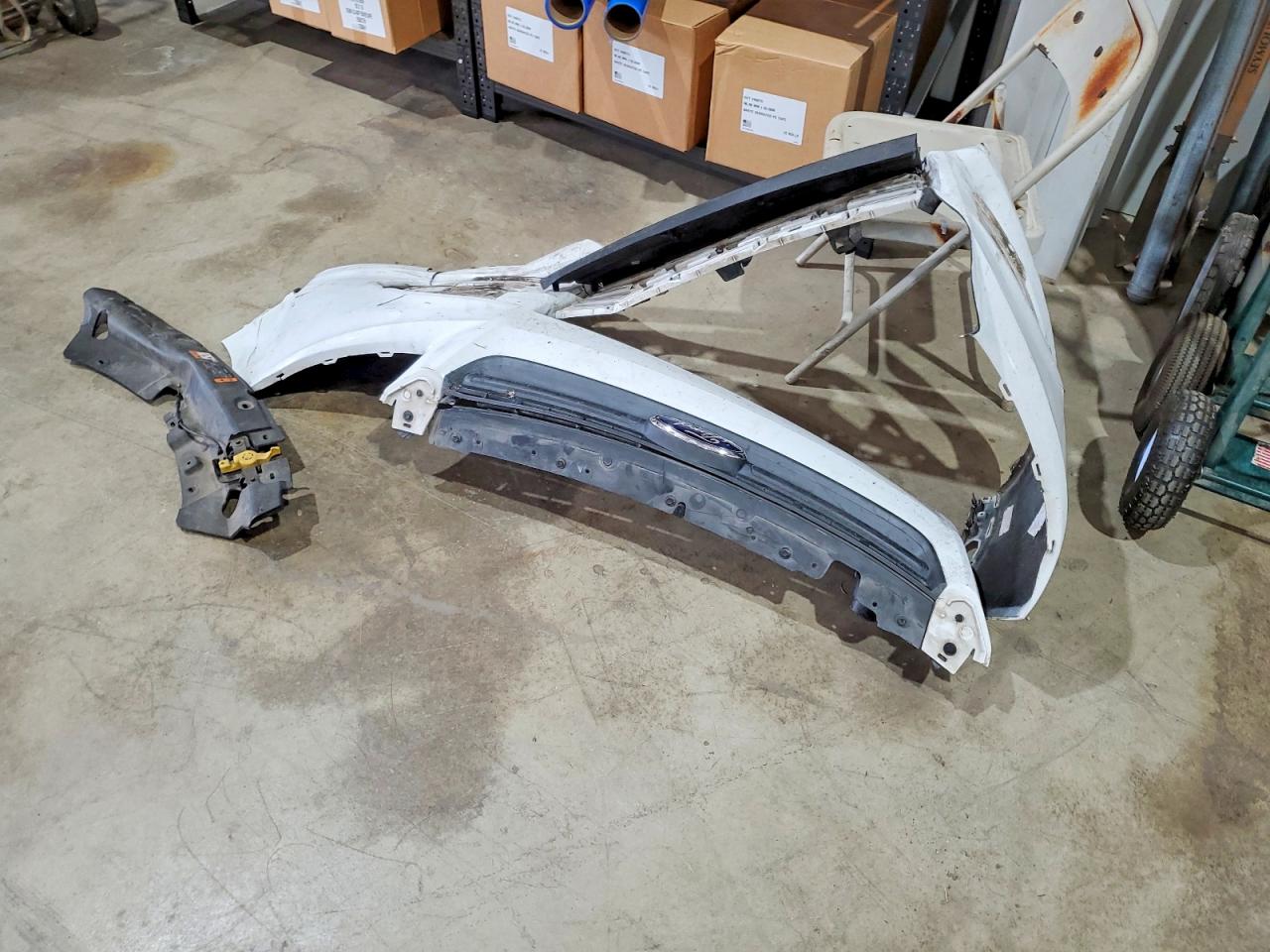 2015 Ford Escape S White vin: 1FMCU0F73FUB35492