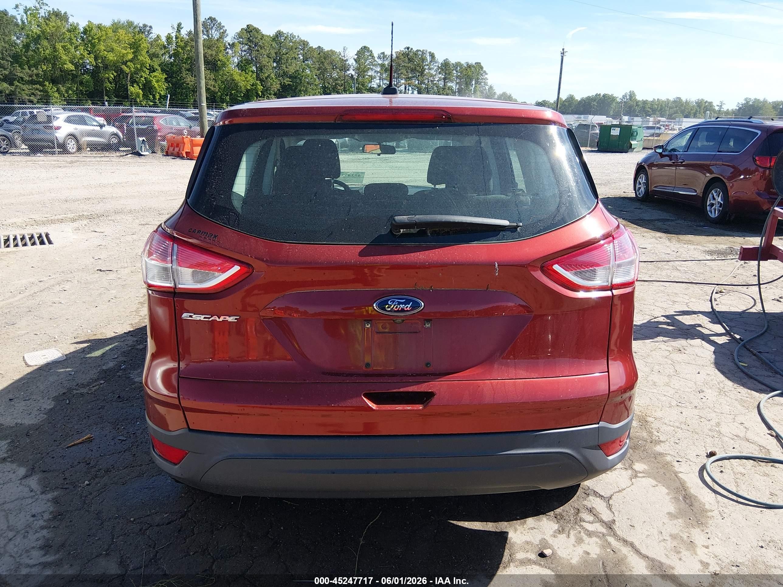 2016 Ford Escape S Burgundy vin: 1FMCU0F73GUB50091