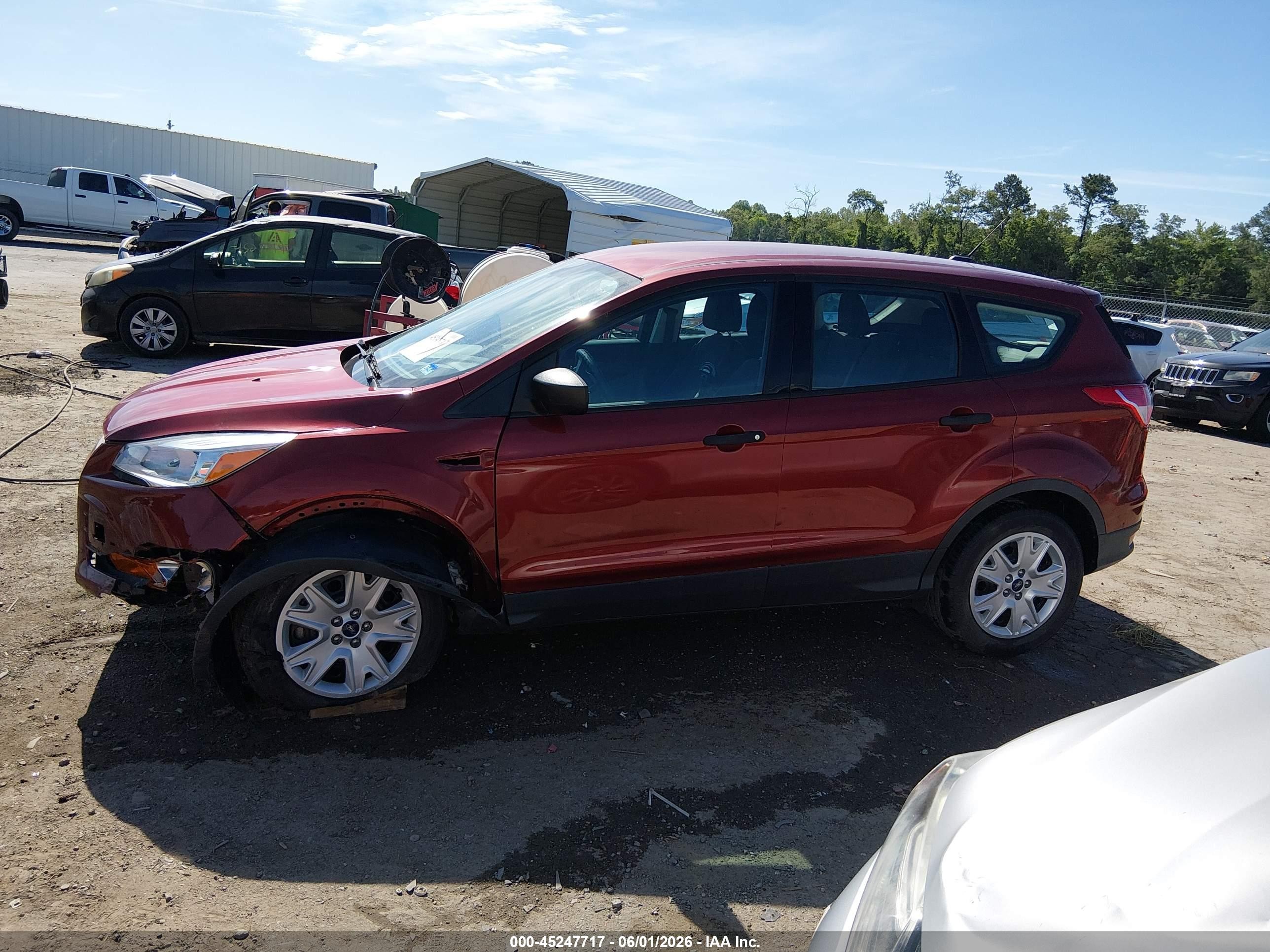 2016 Ford Escape S Burgundy vin: 1FMCU0F73GUB50091