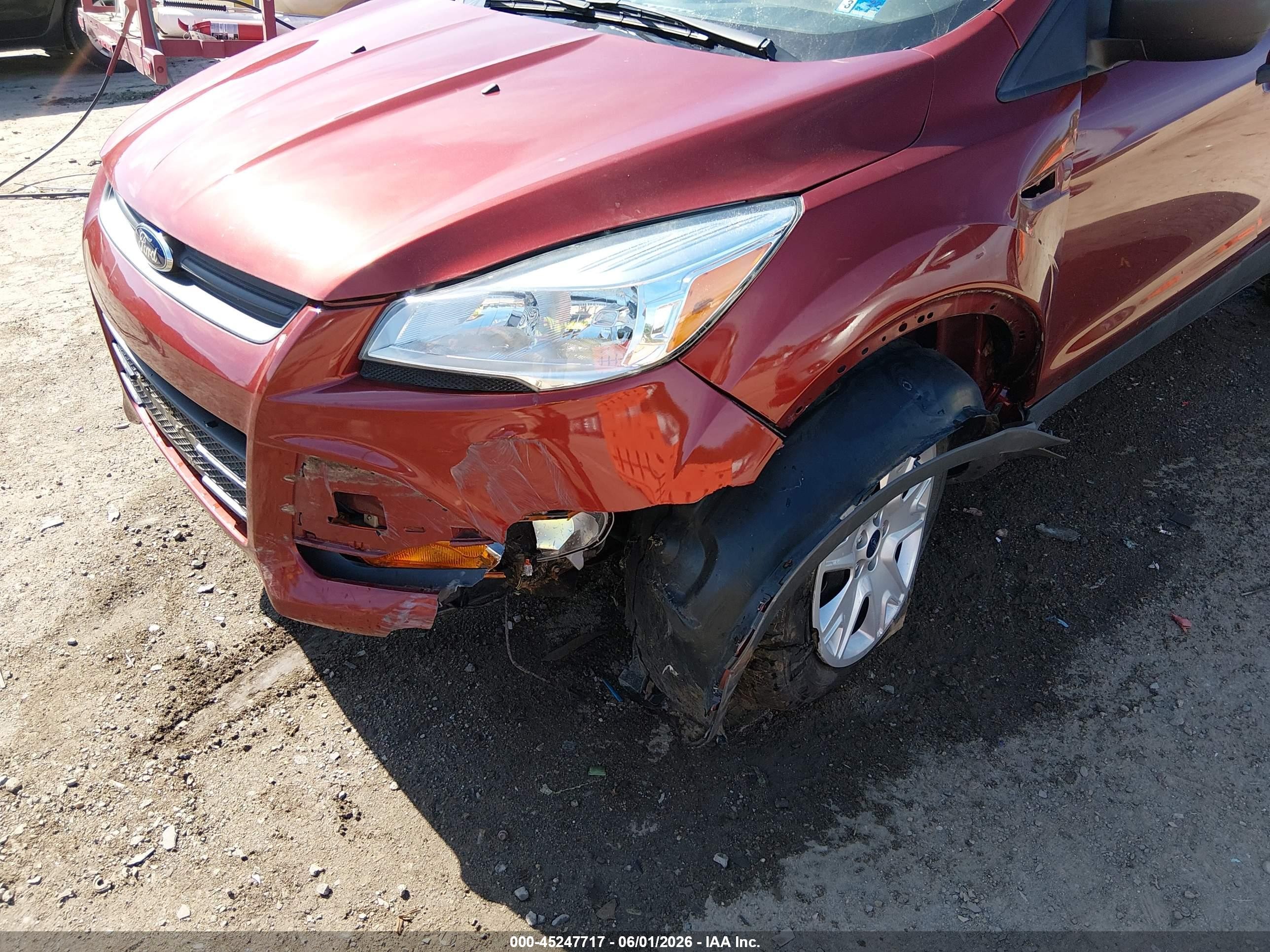 2016 Ford Escape S Burgundy vin: 1FMCU0F73GUB50091