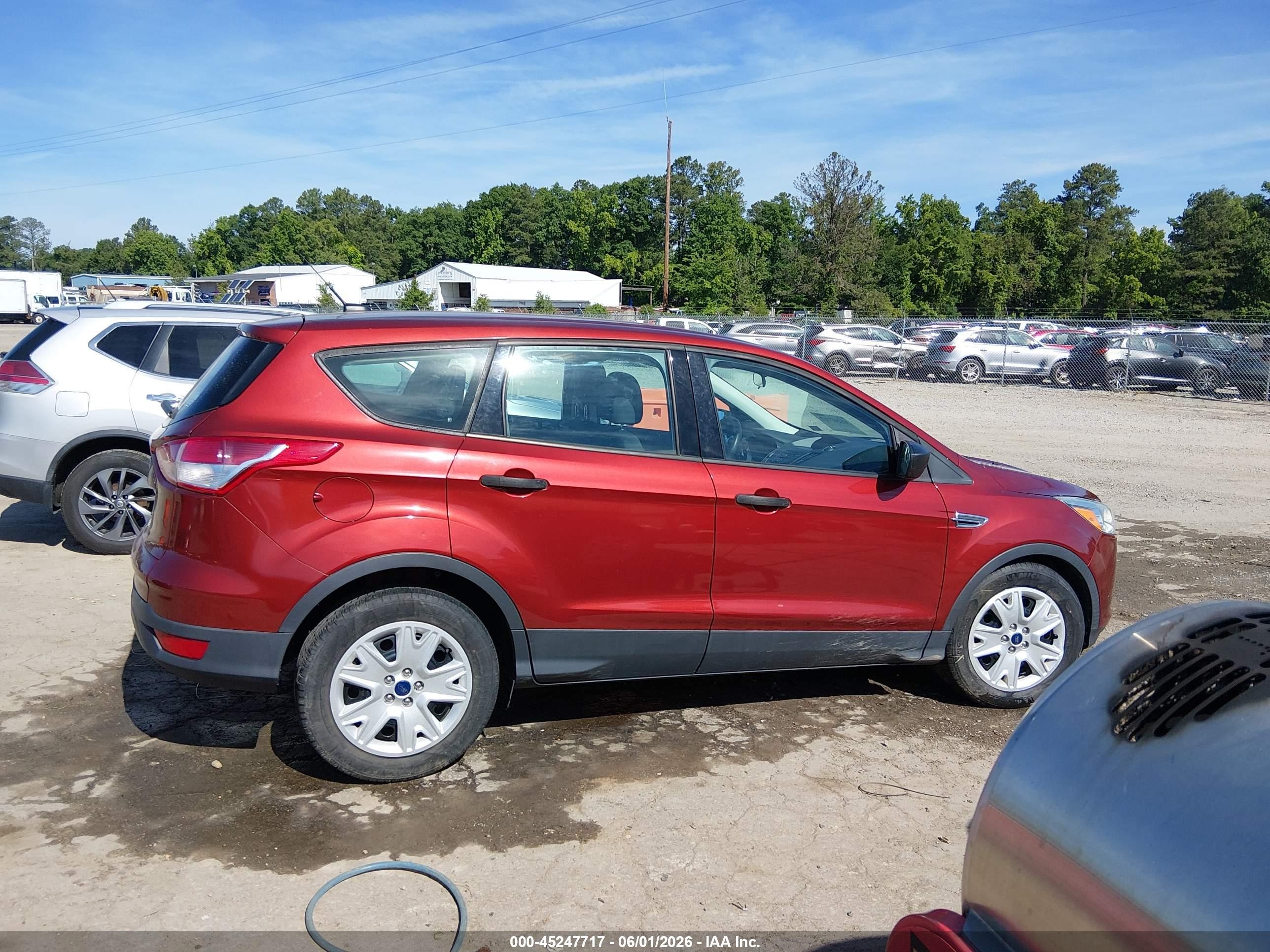 2016 Ford Escape S Burgundy vin: 1FMCU0F73GUB50091