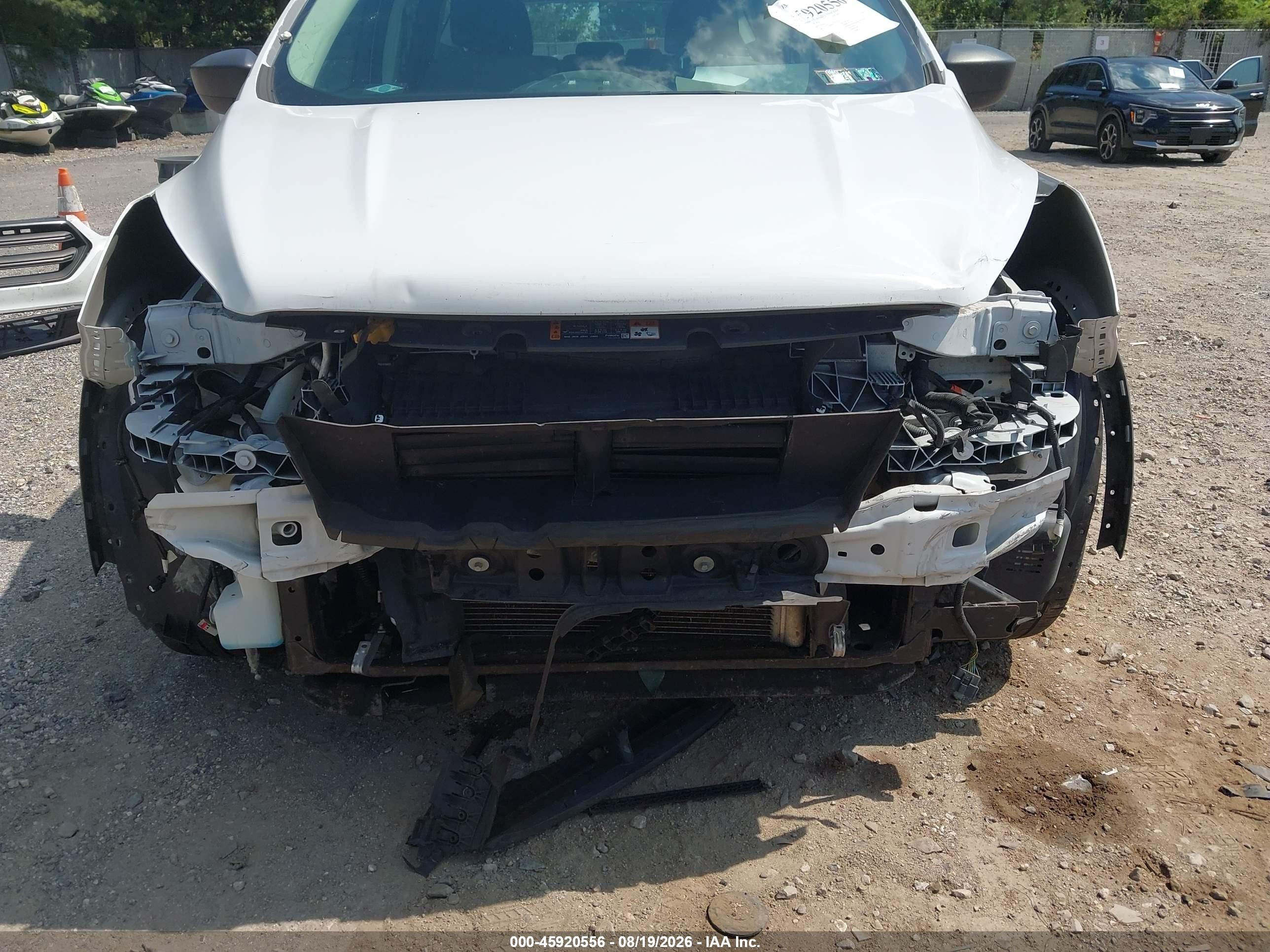 2017 Ford Escape S Белый vin: 1FMCU0F73HUB12233