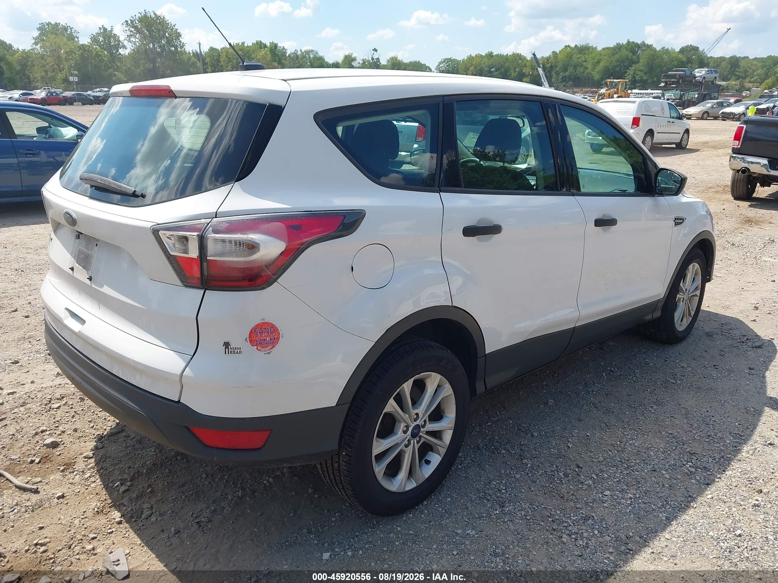 2017 Ford Escape S Белый vin: 1FMCU0F73HUB12233