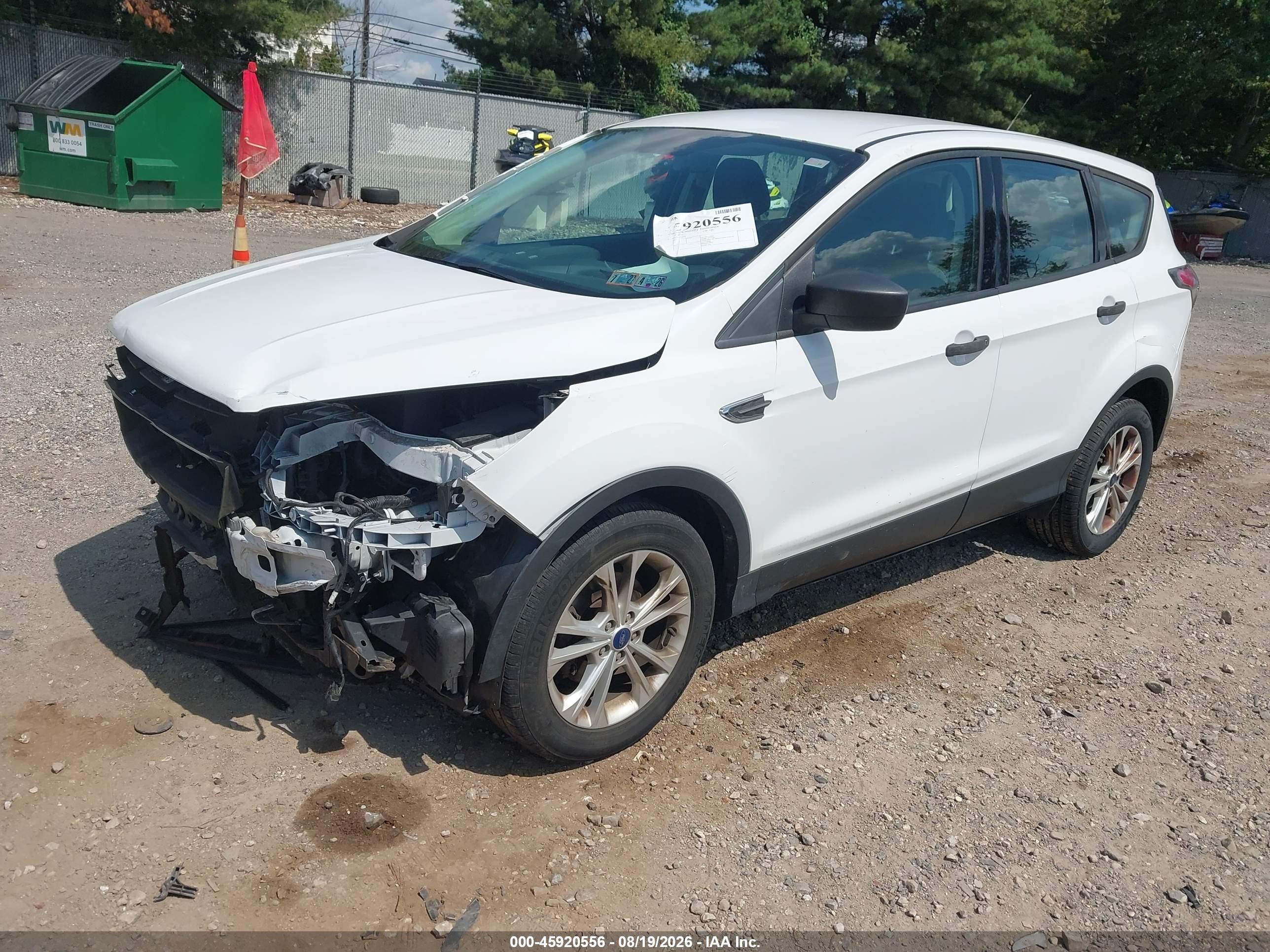 2017 Ford Escape S Белый vin: 1FMCU0F73HUB12233
