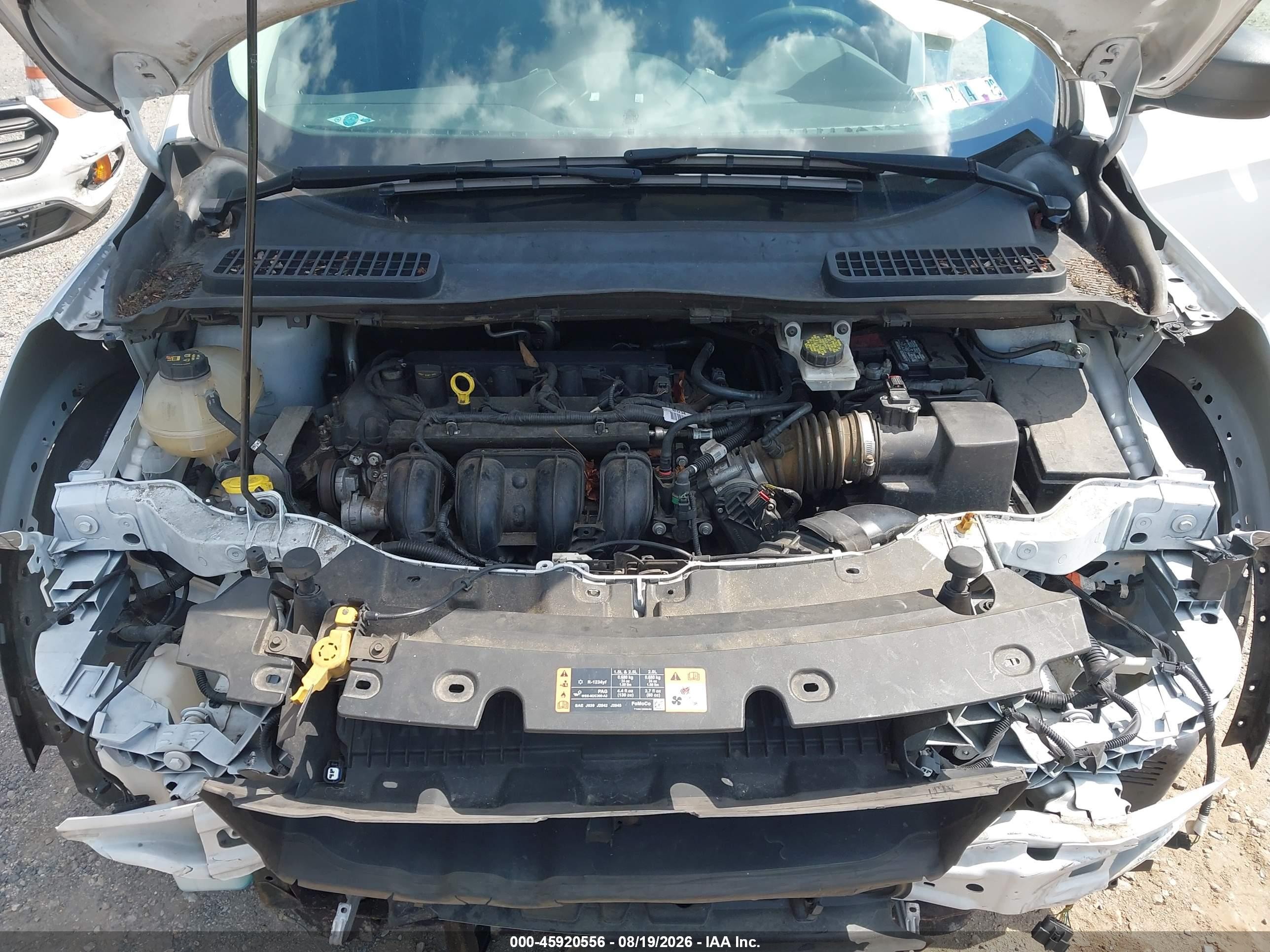 2017 Ford Escape S Белый vin: 1FMCU0F73HUB12233