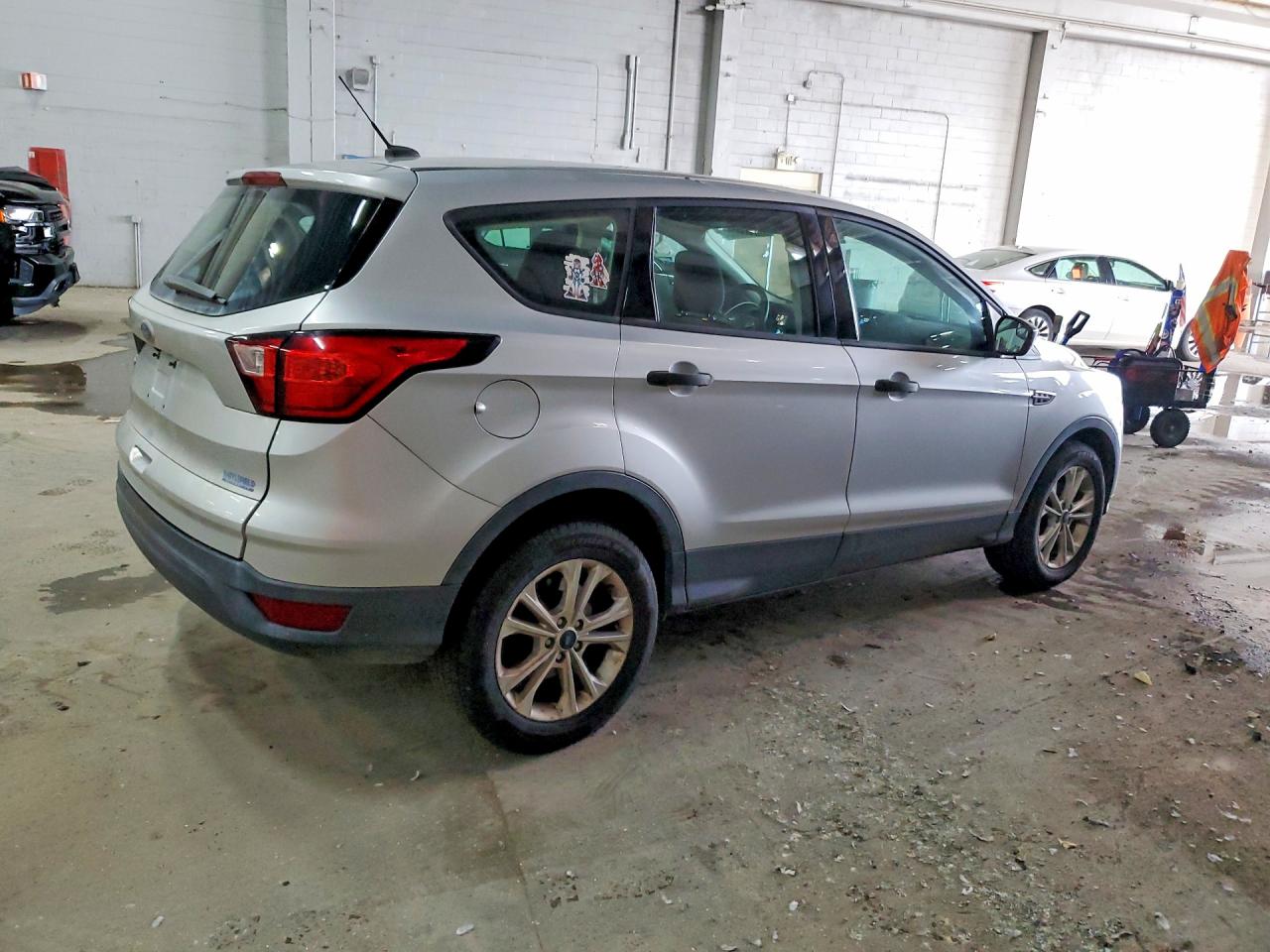 2019 Ford Escape S Серый vin: 1FMCU0F73KUA88314