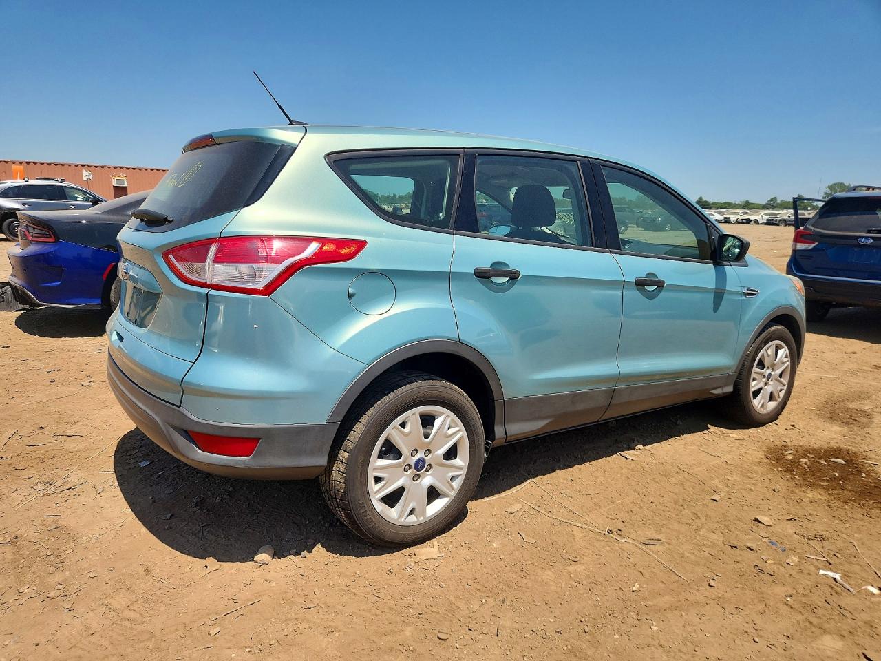 2013 Ford Escape Turquoise vin: 1FMCU0F74DUA99020