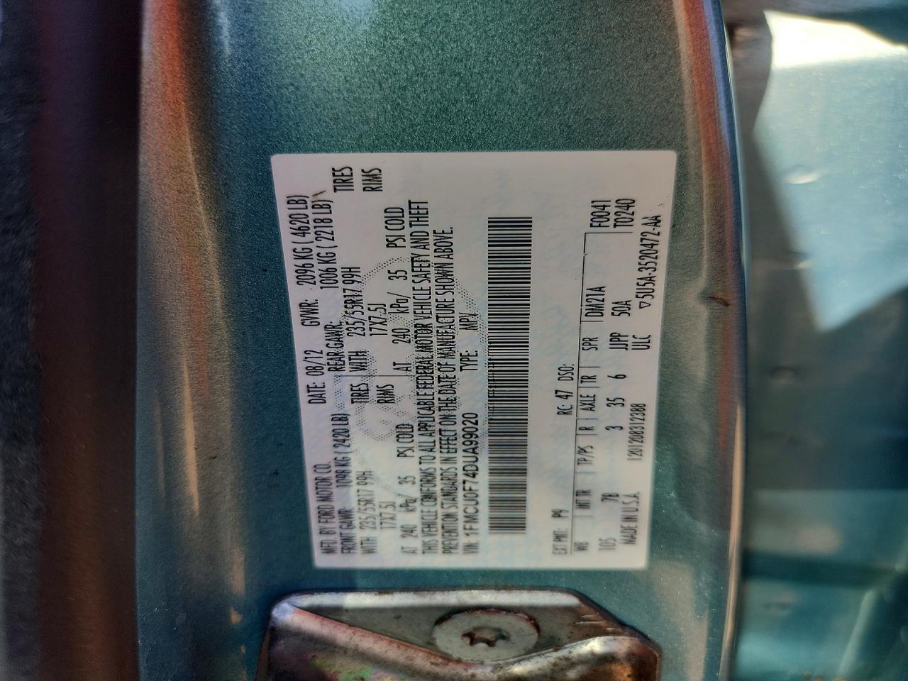 2013 Ford Escape Turquoise vin: 1FMCU0F74DUA99020