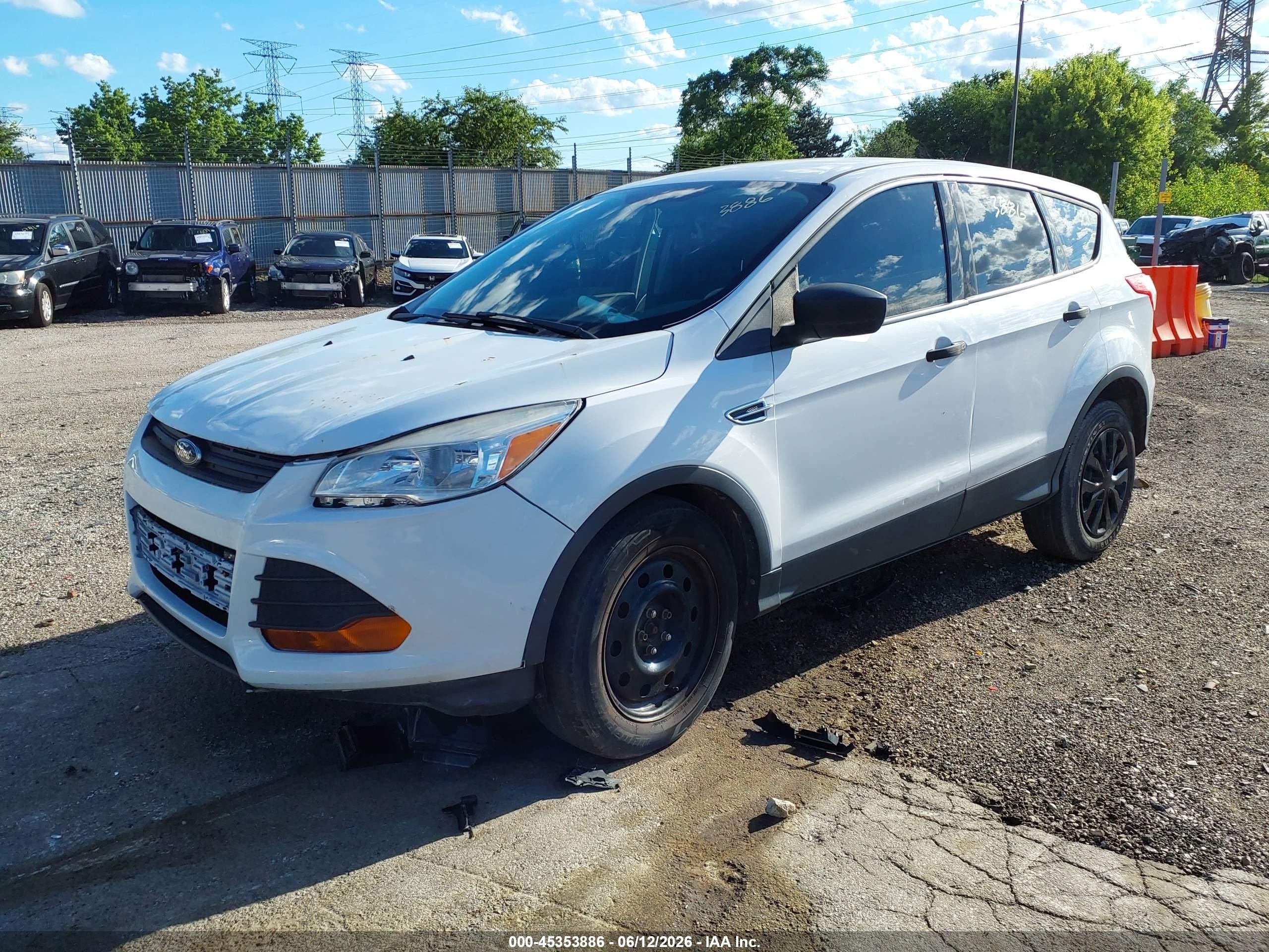 2013 Ford Escape S White vin: 1FMCU0F74DUB80499
