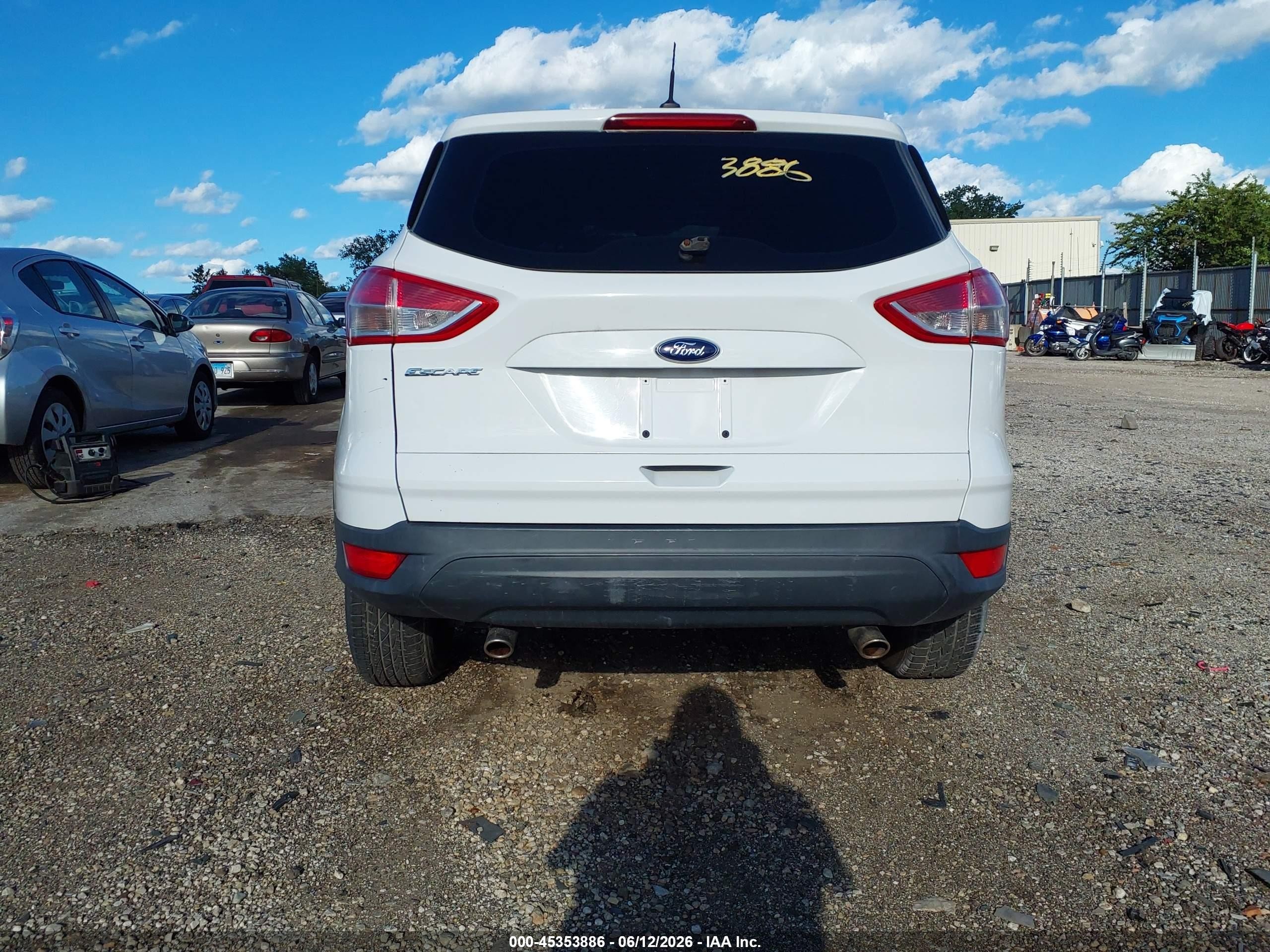 2013 Ford Escape S White vin: 1FMCU0F74DUB80499