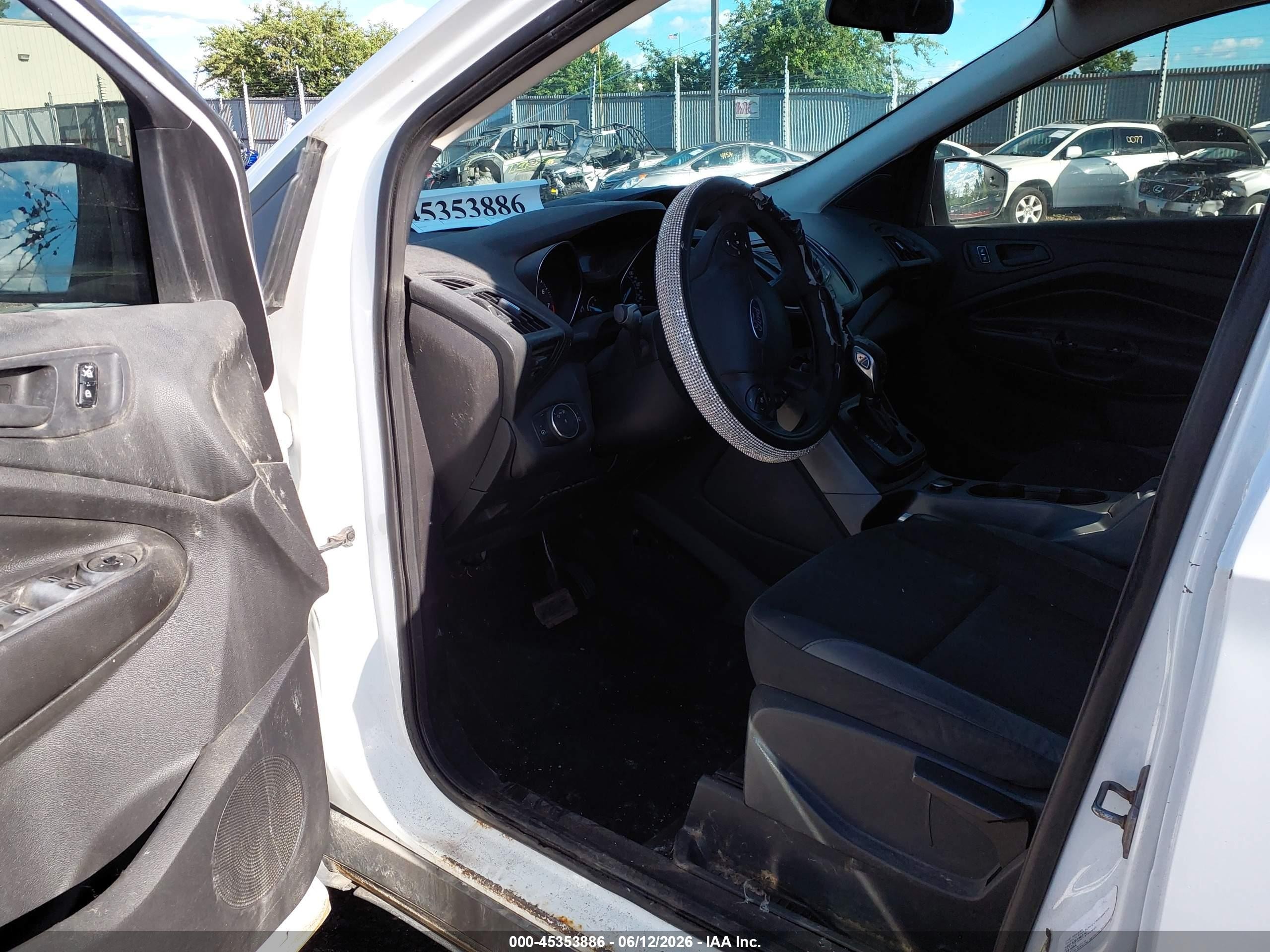 2013 Ford Escape S White vin: 1FMCU0F74DUB80499