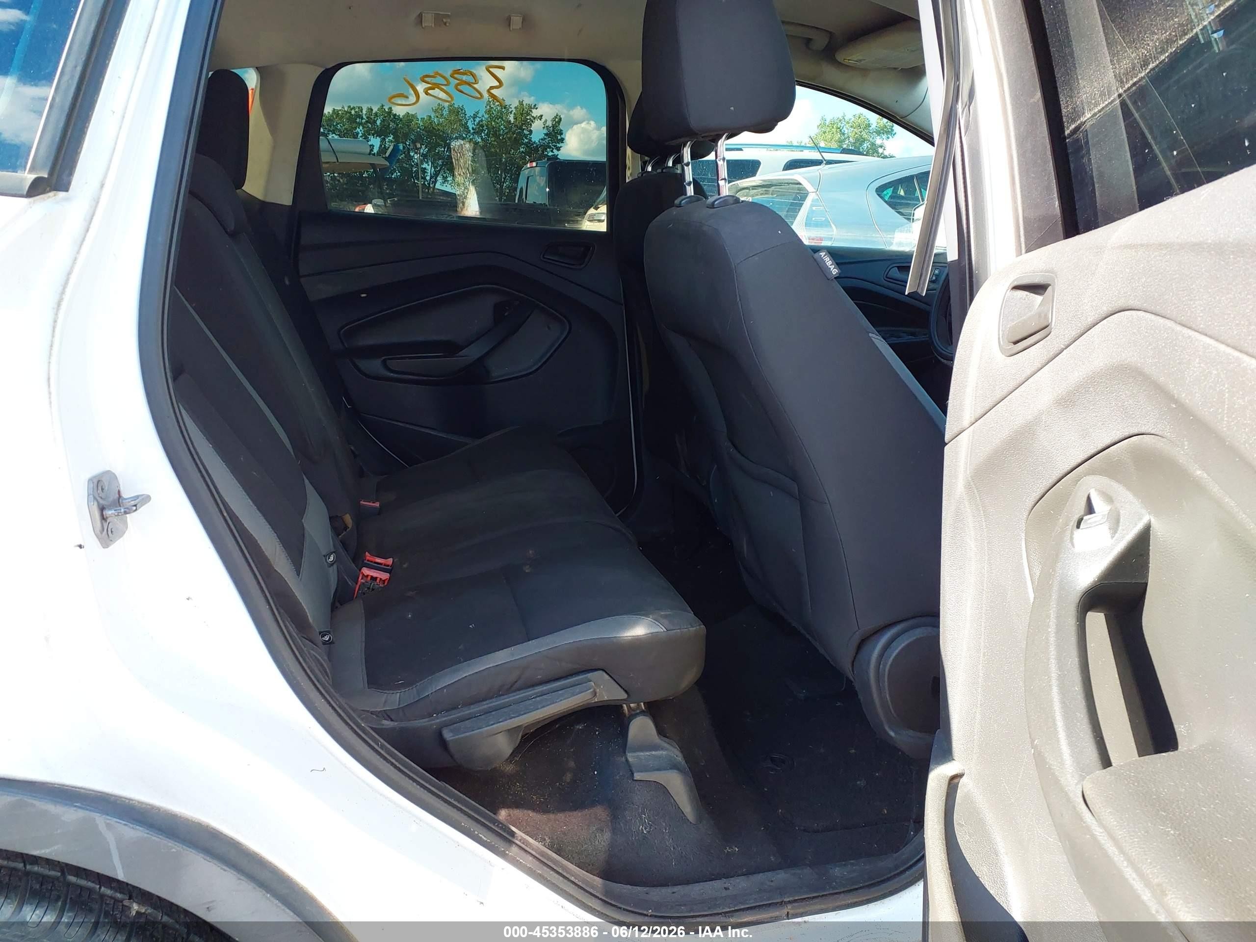 2013 Ford Escape S White vin: 1FMCU0F74DUB80499