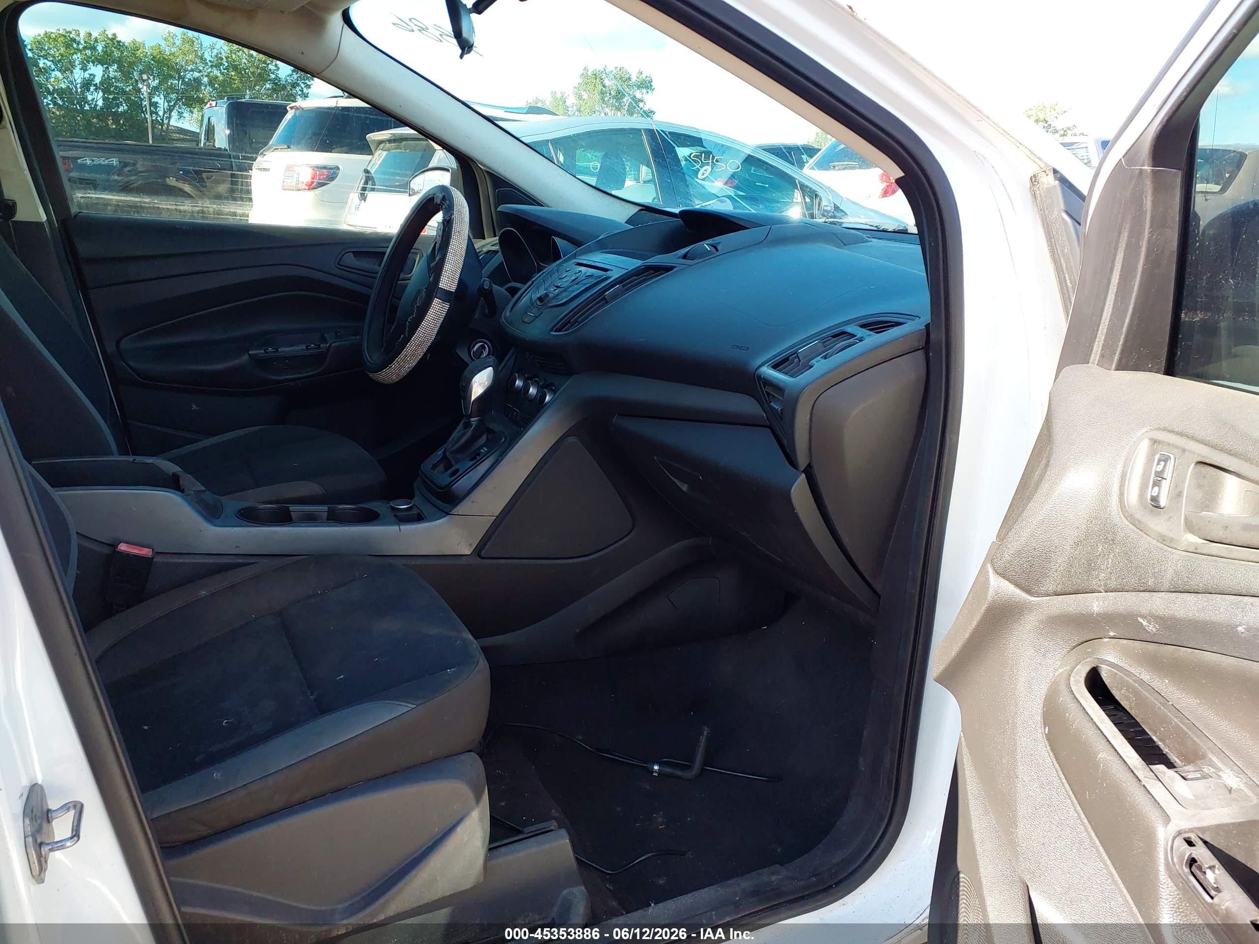 2013 Ford Escape S White vin: 1FMCU0F74DUB80499
