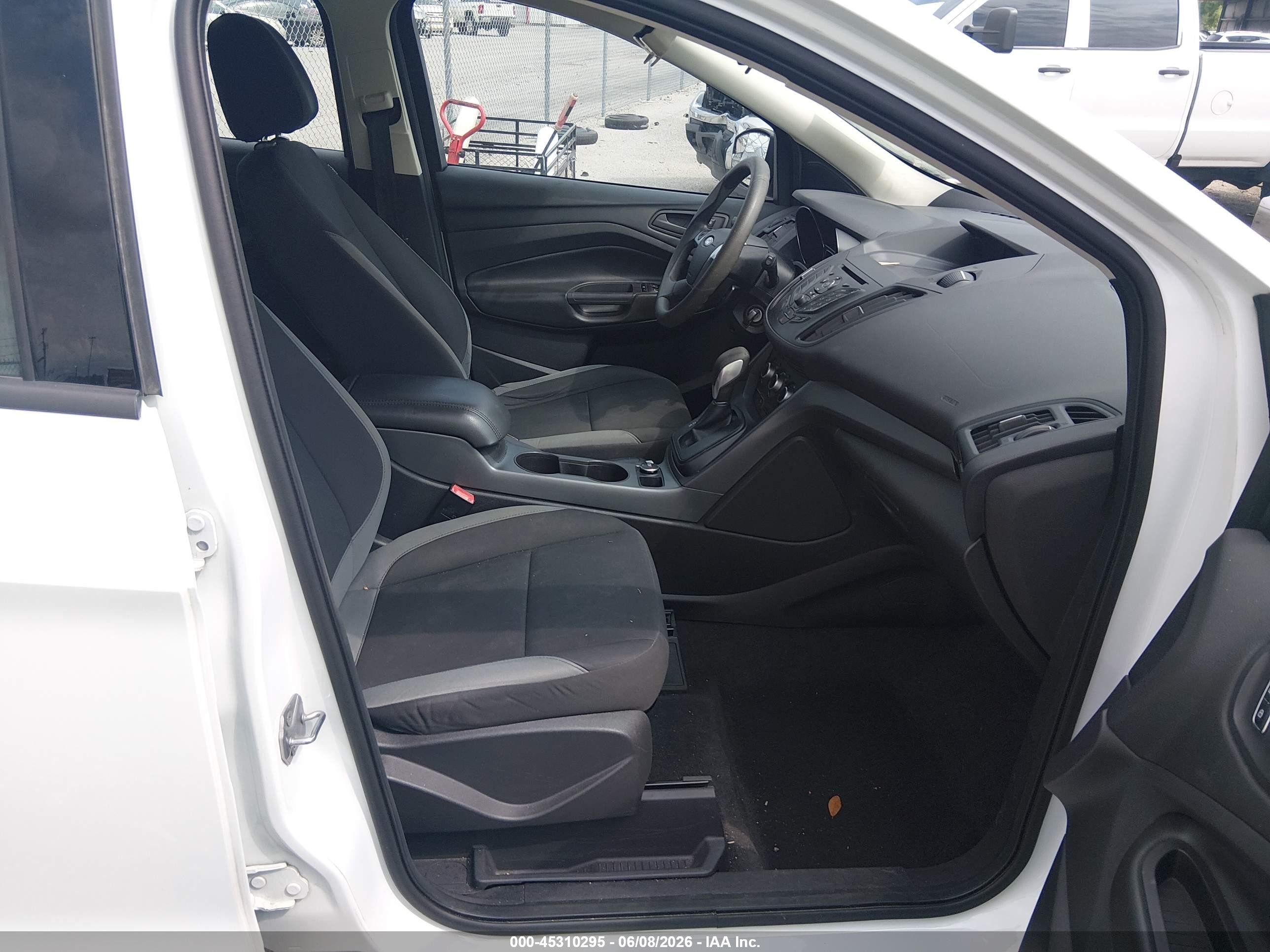 2013 Ford Escape S White vin: 1FMCU0F74DUB90546