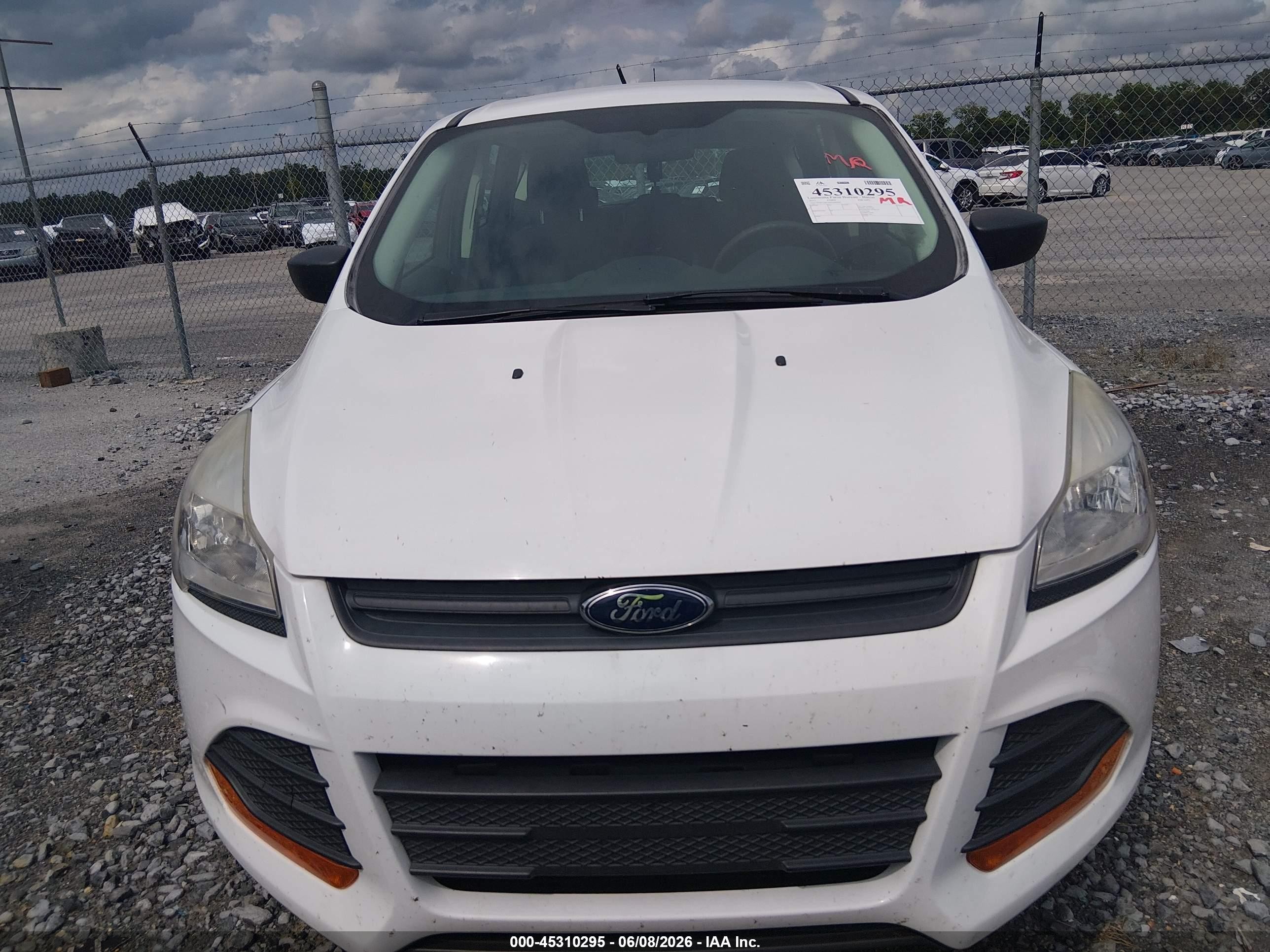 2013 Ford Escape S White vin: 1FMCU0F74DUB90546