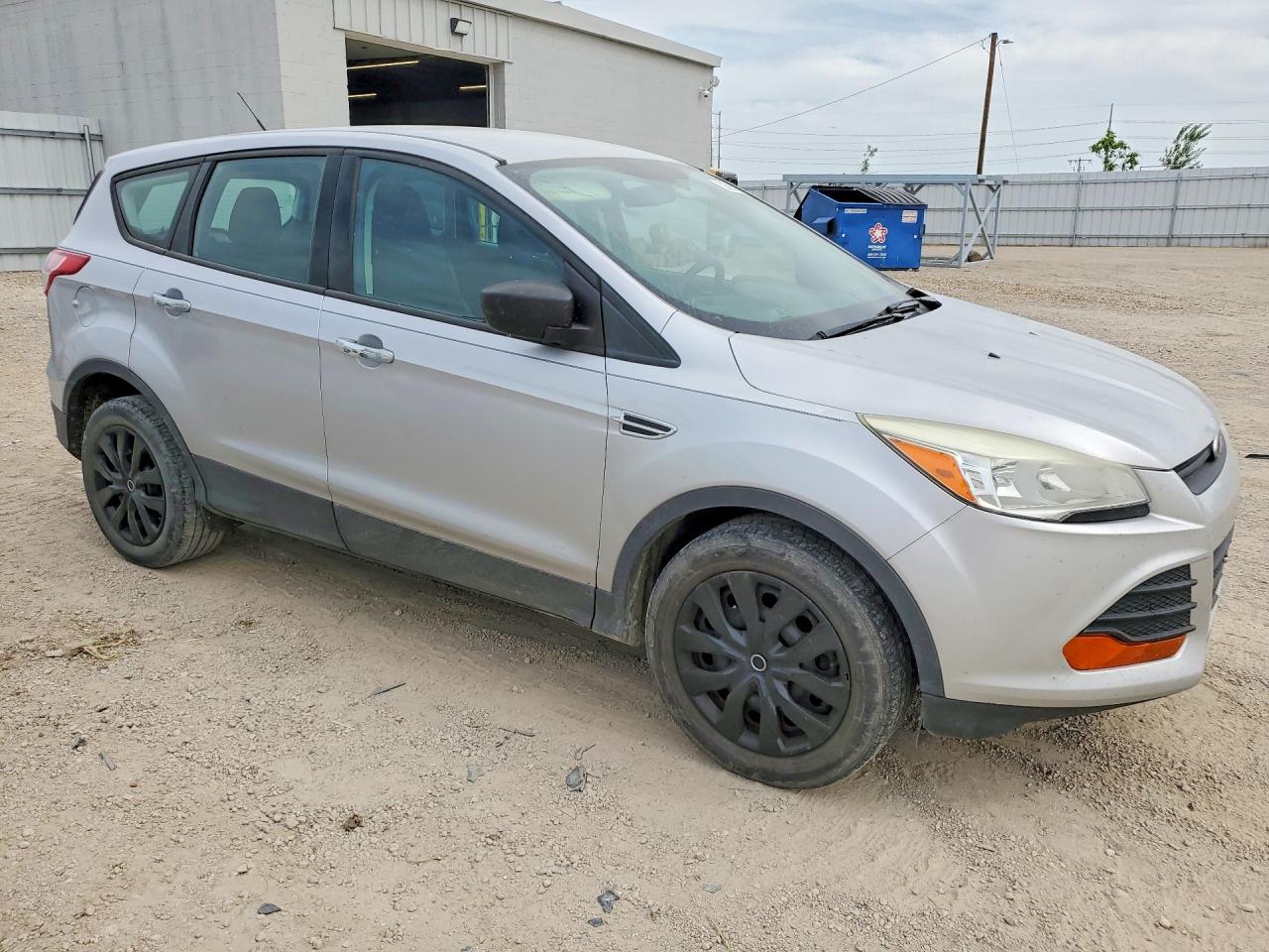 2014 Ford Escape S Серебряный vin: 1FMCU0F74EUA76113