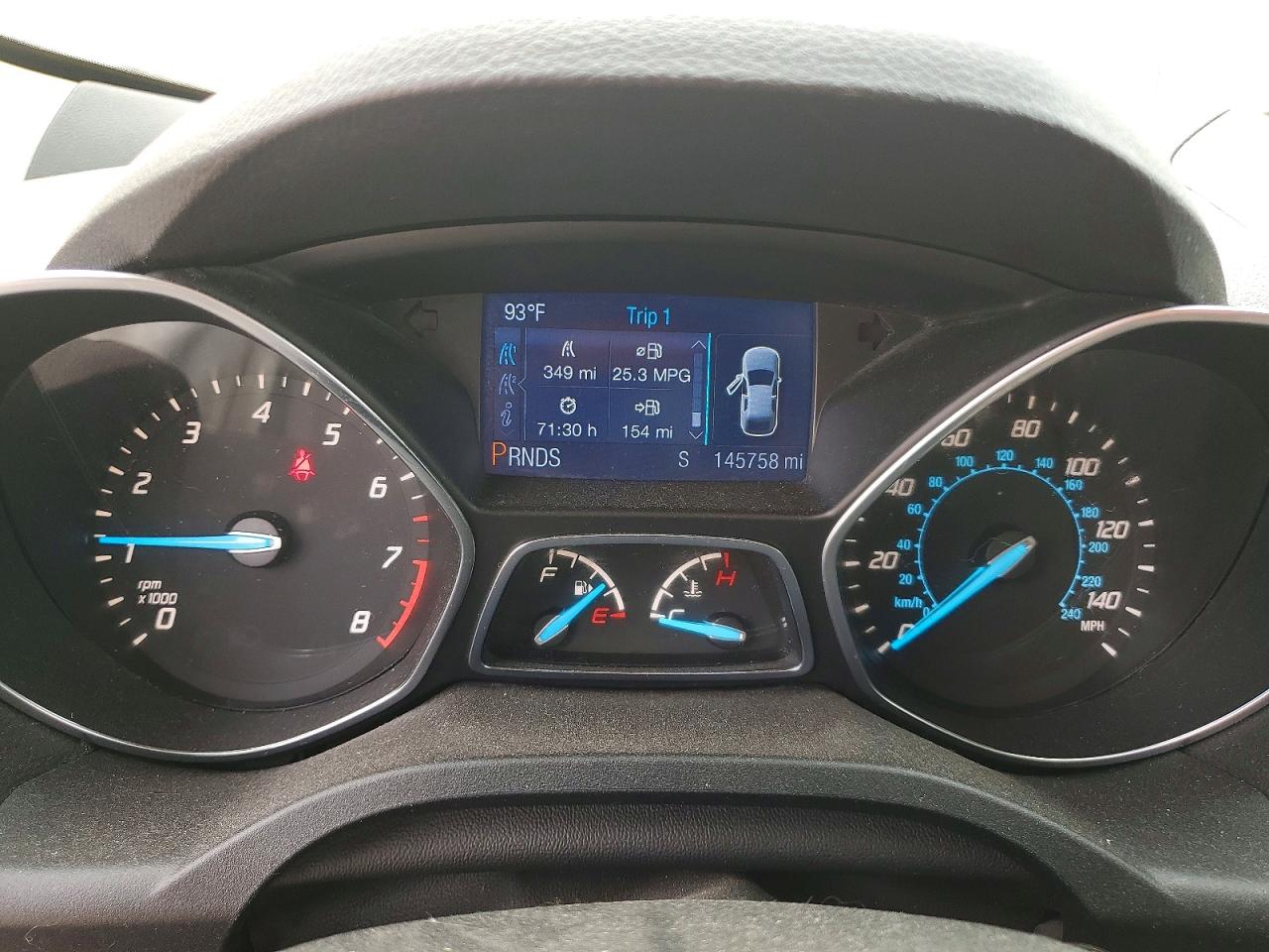 2014 Ford Escape S Серебряный vin: 1FMCU0F74EUA76113