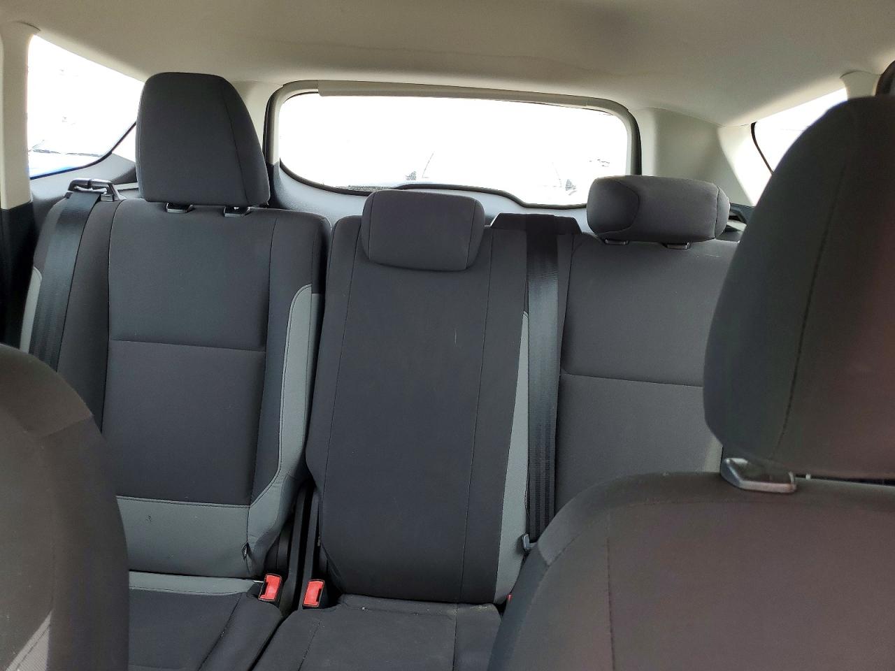 2014 Ford Escape S Серебряный vin: 1FMCU0F74EUA76113
