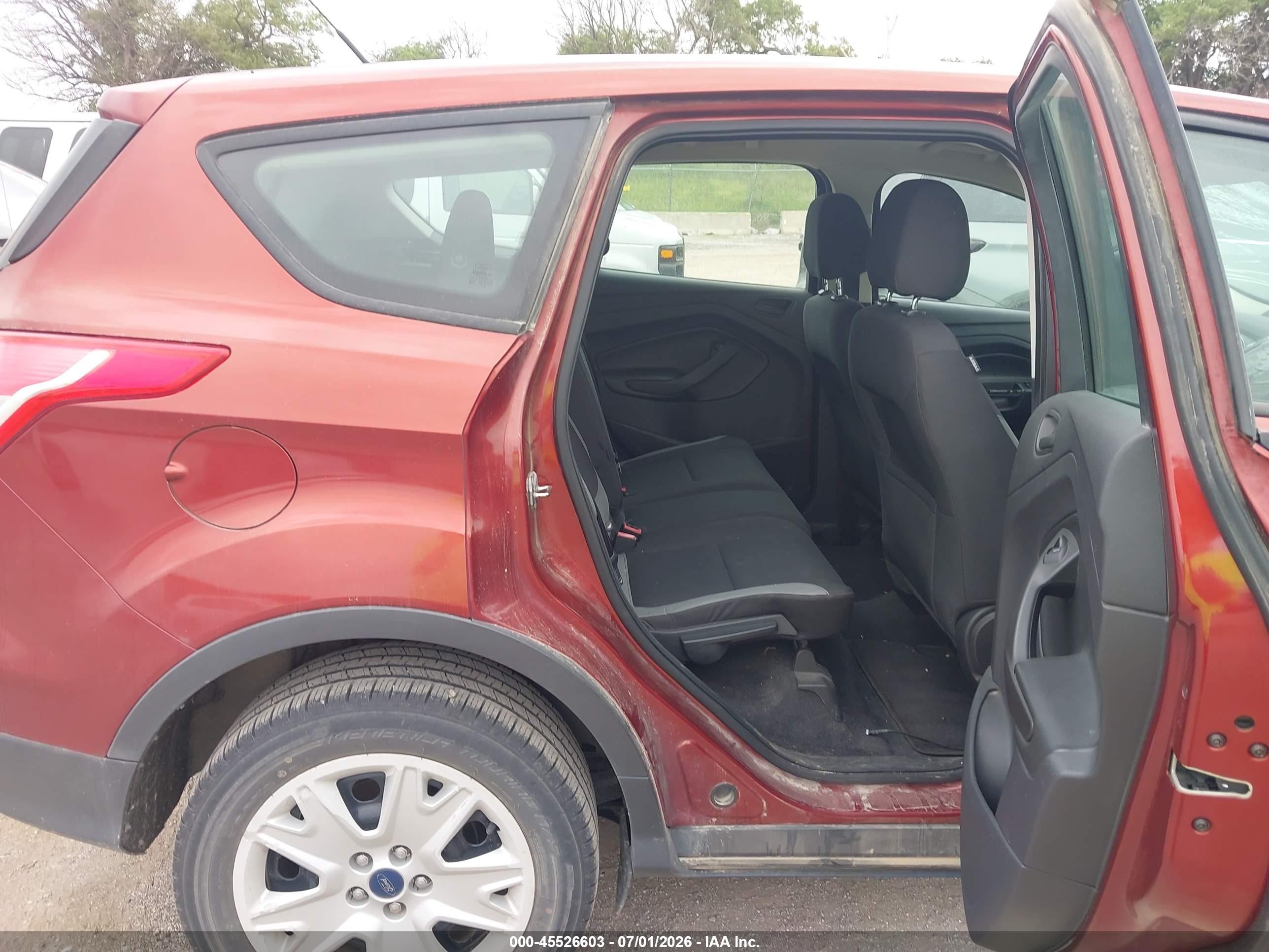 2014 Ford Escape S Оранжевый vin: 1FMCU0F74EUD17183