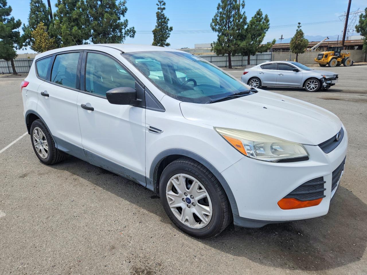 2014 Ford Escape S White vin: 1FMCU0F74EUD25087