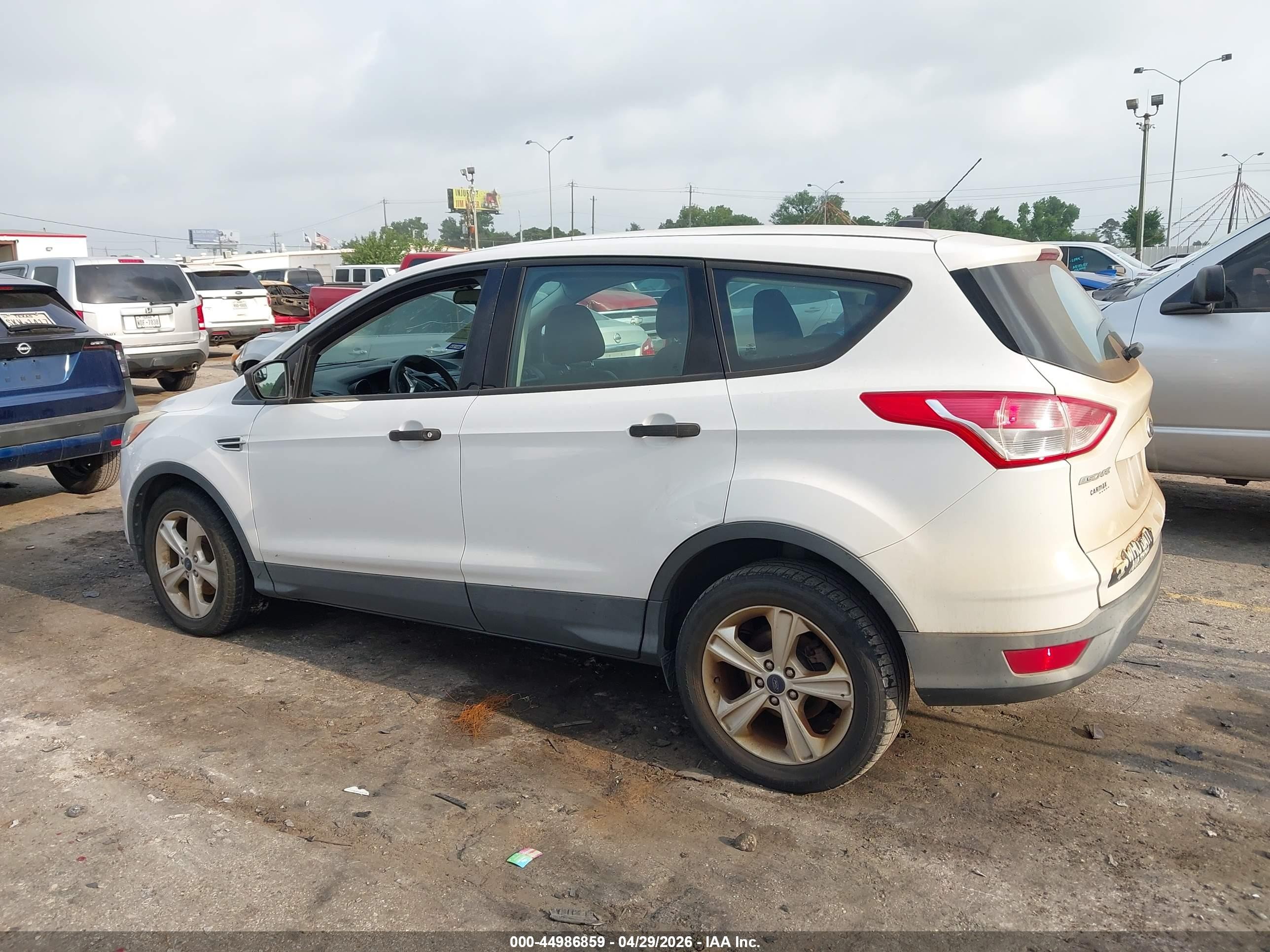 2014 Ford Escape S White vin: 1FMCU0F74EUE53667