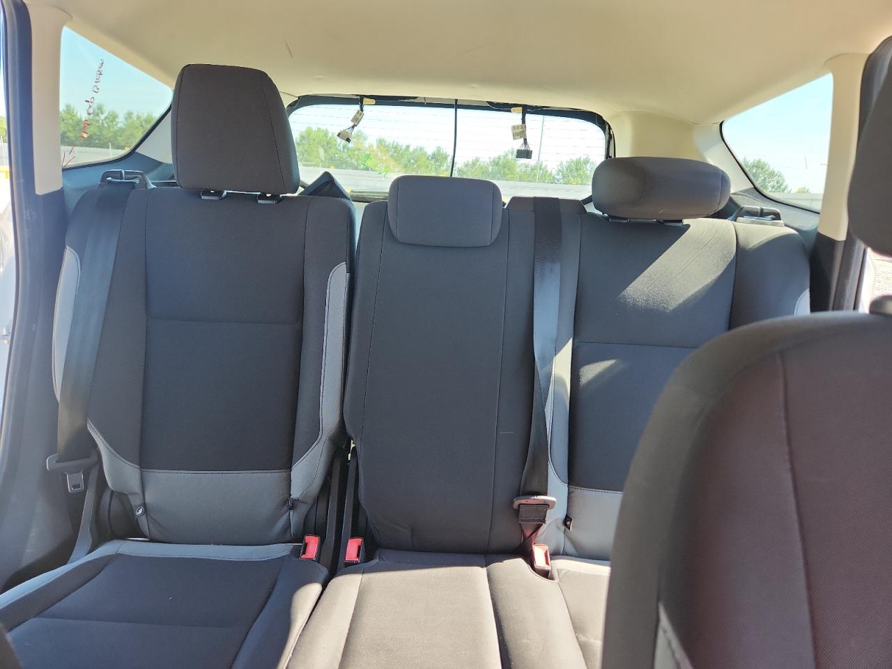 2015 Ford Escape S White vin: 1FMCU0F74FUA54047