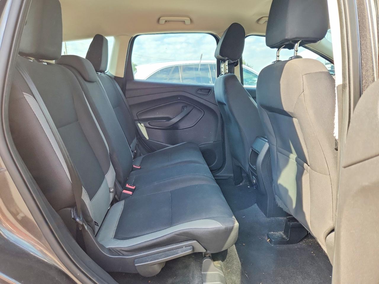 2015 Ford Escape S Серый vin: 1FMCU0F74FUC58881