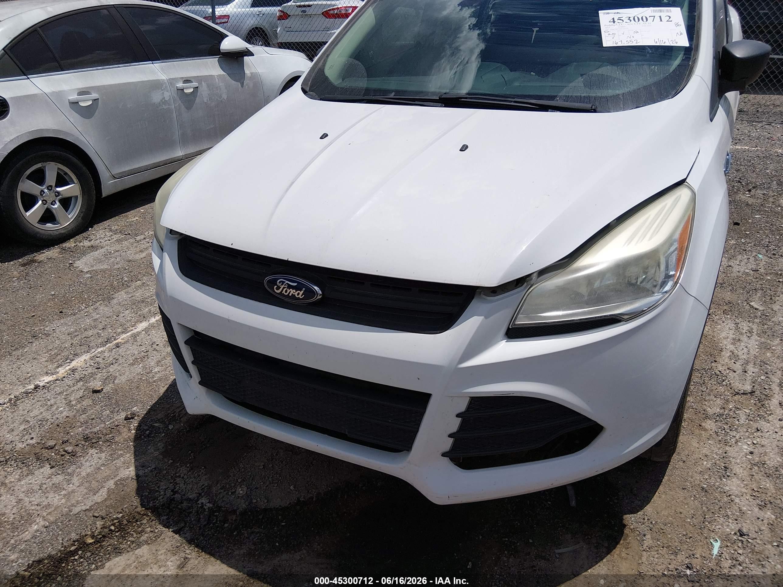 2013 Ford Escape S White vin: 1FMCU0F75DUA35195