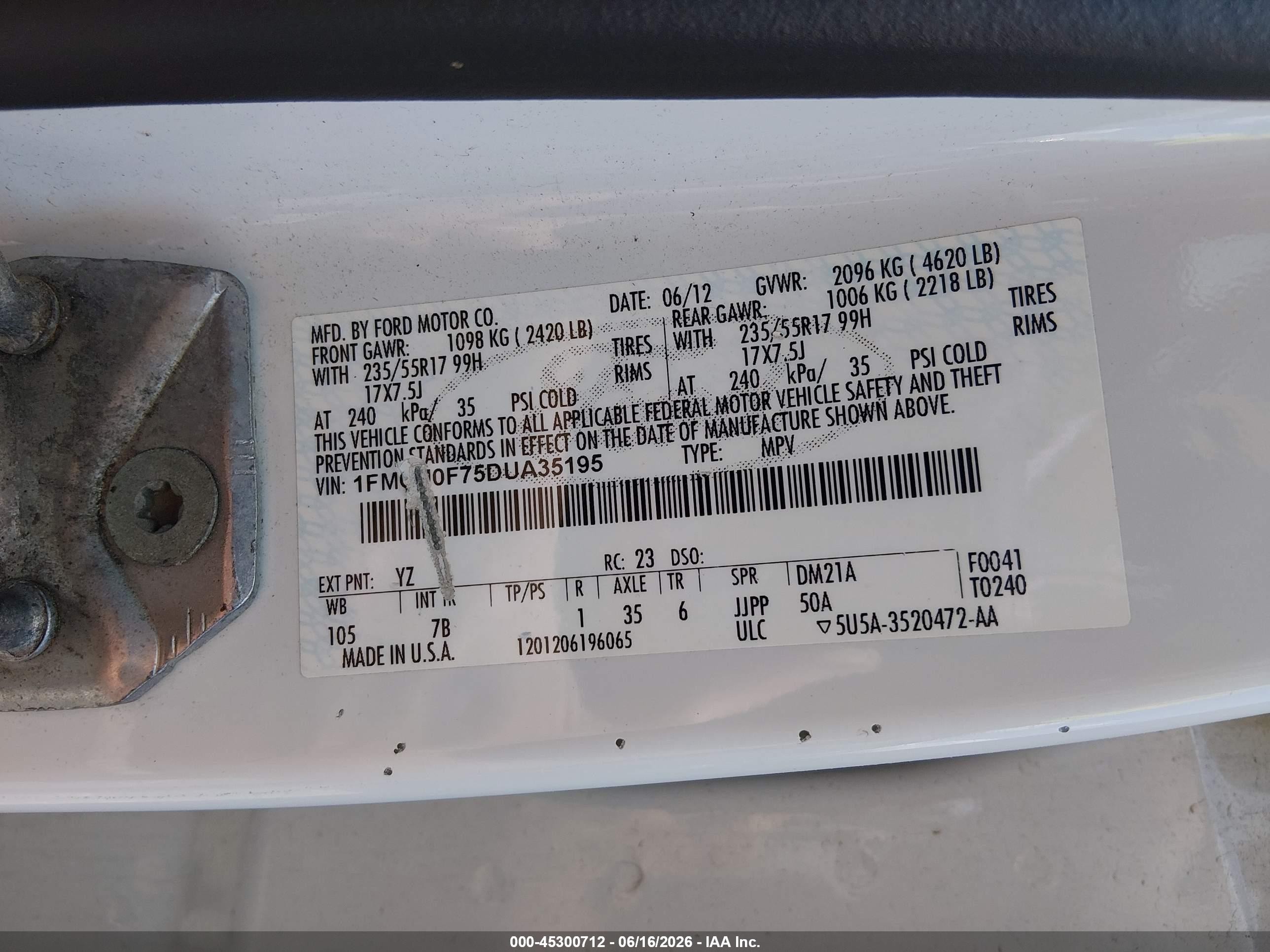 2013 Ford Escape S White vin: 1FMCU0F75DUA35195