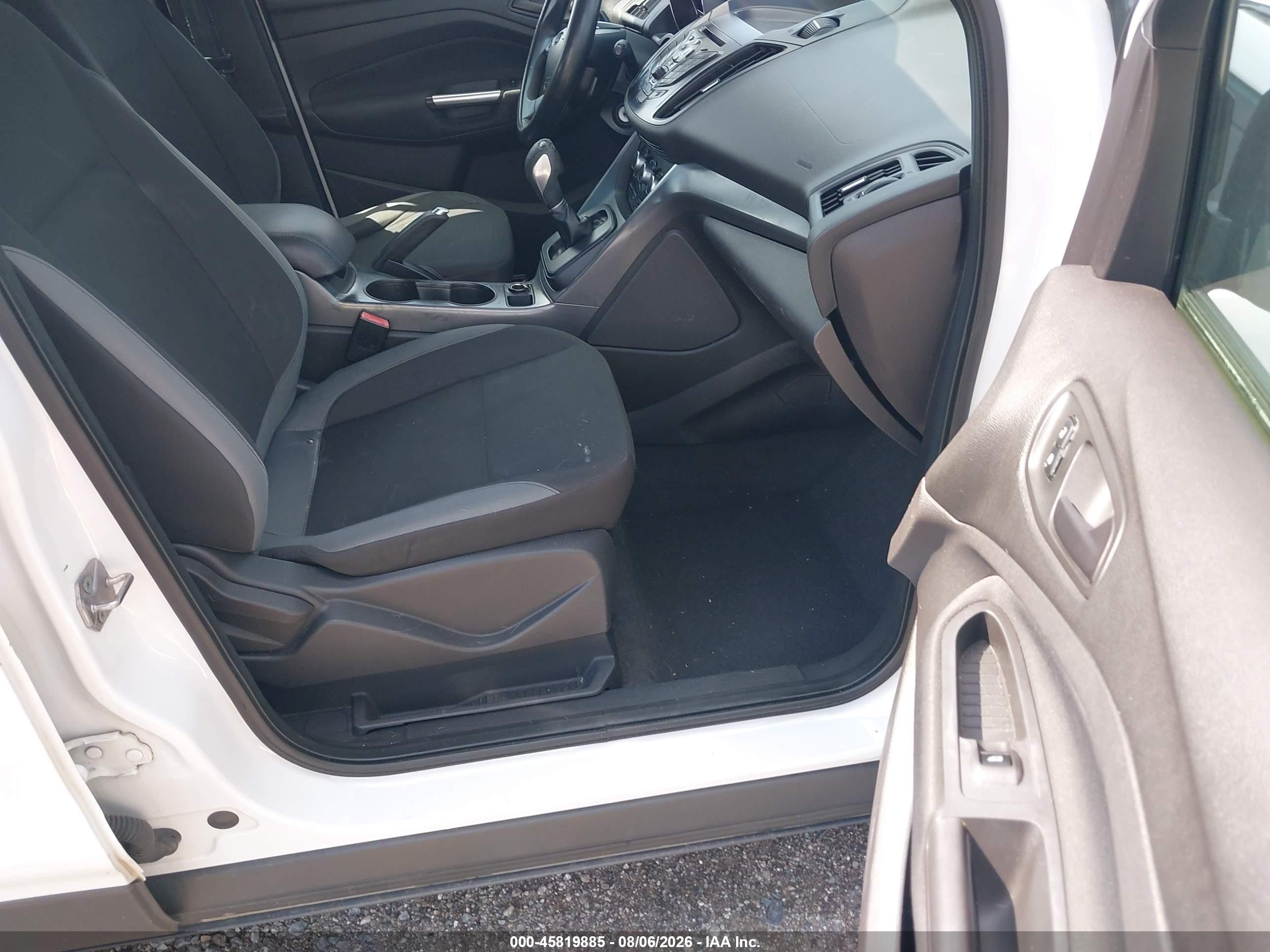 2013 Ford Escape S White vin: 1FMCU0F75DUA45080