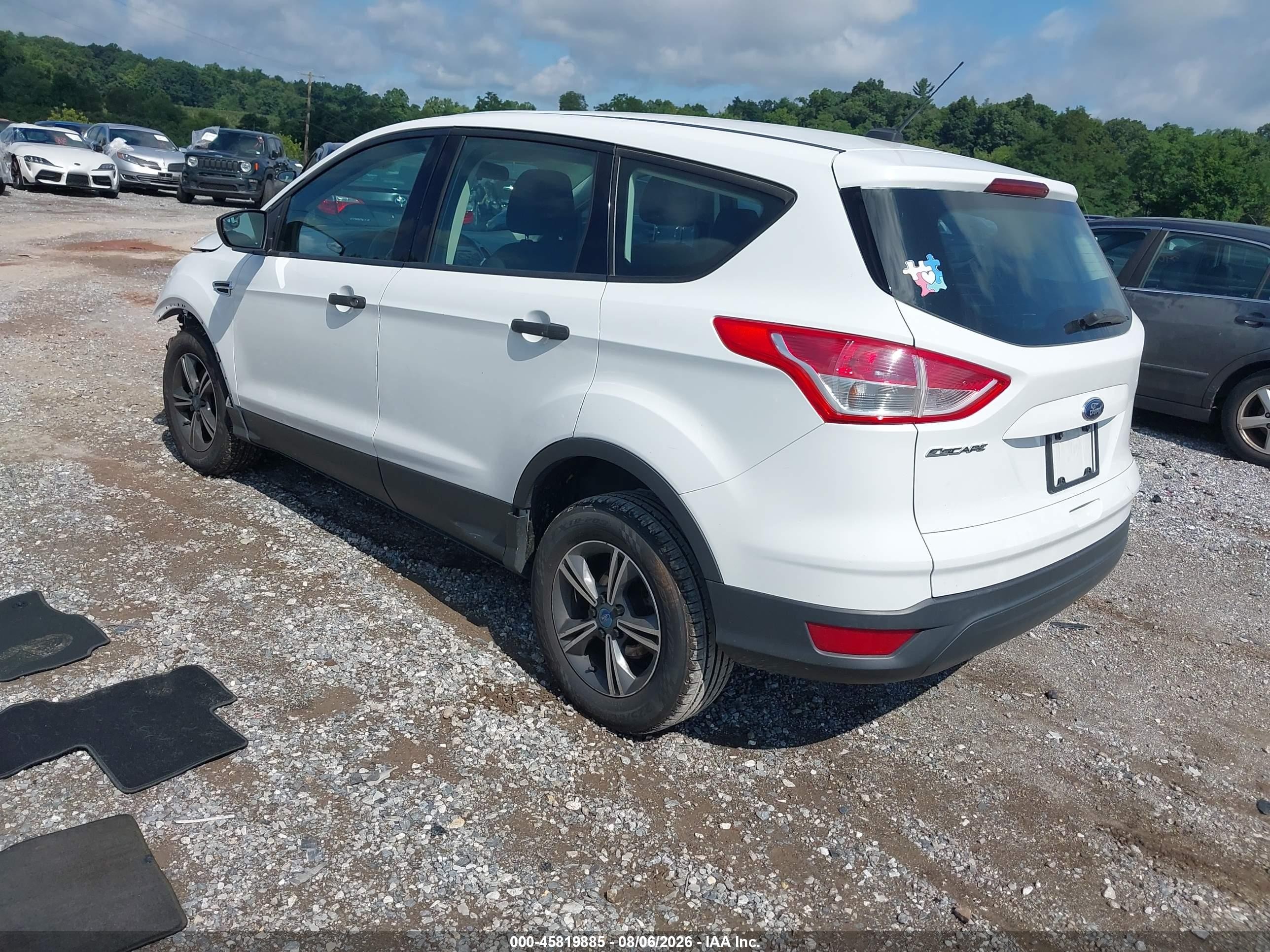 2013 Ford Escape S White vin: 1FMCU0F75DUA45080