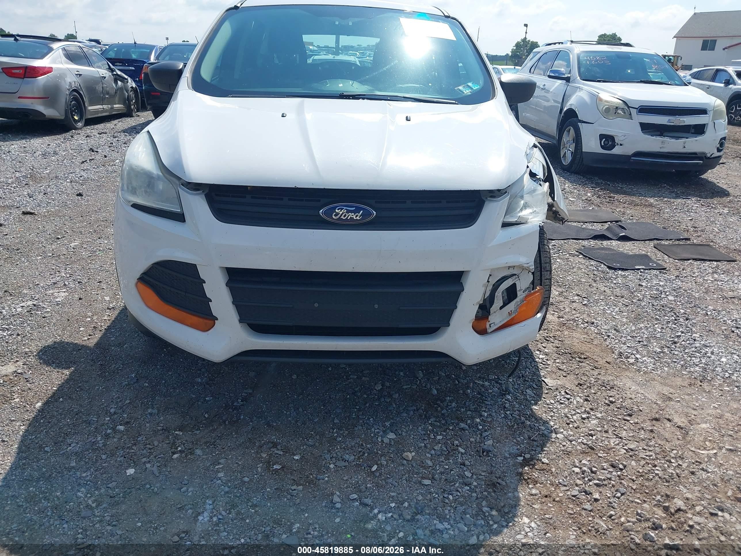 2013 Ford Escape S White vin: 1FMCU0F75DUA45080