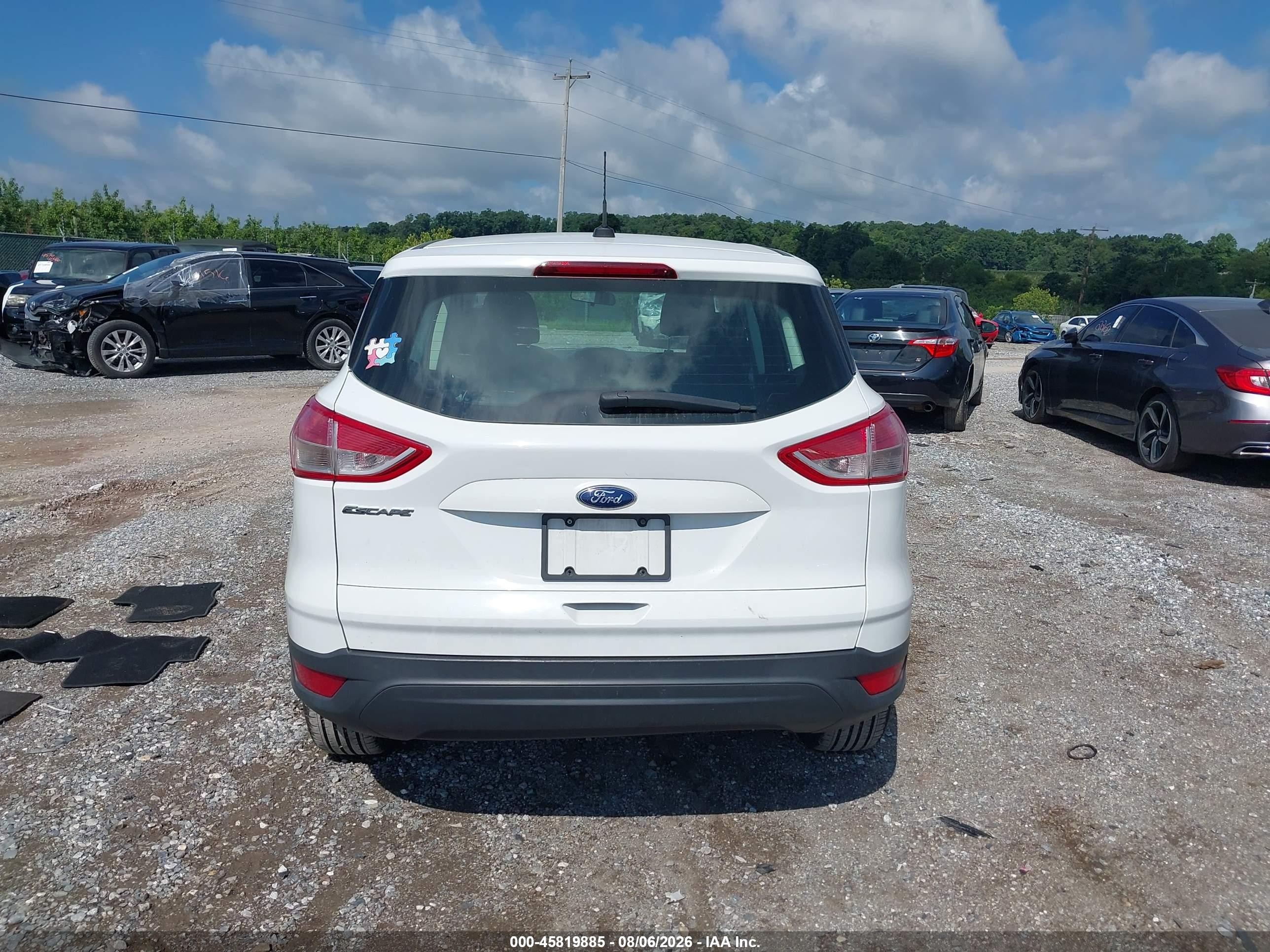 2013 Ford Escape S White vin: 1FMCU0F75DUA45080