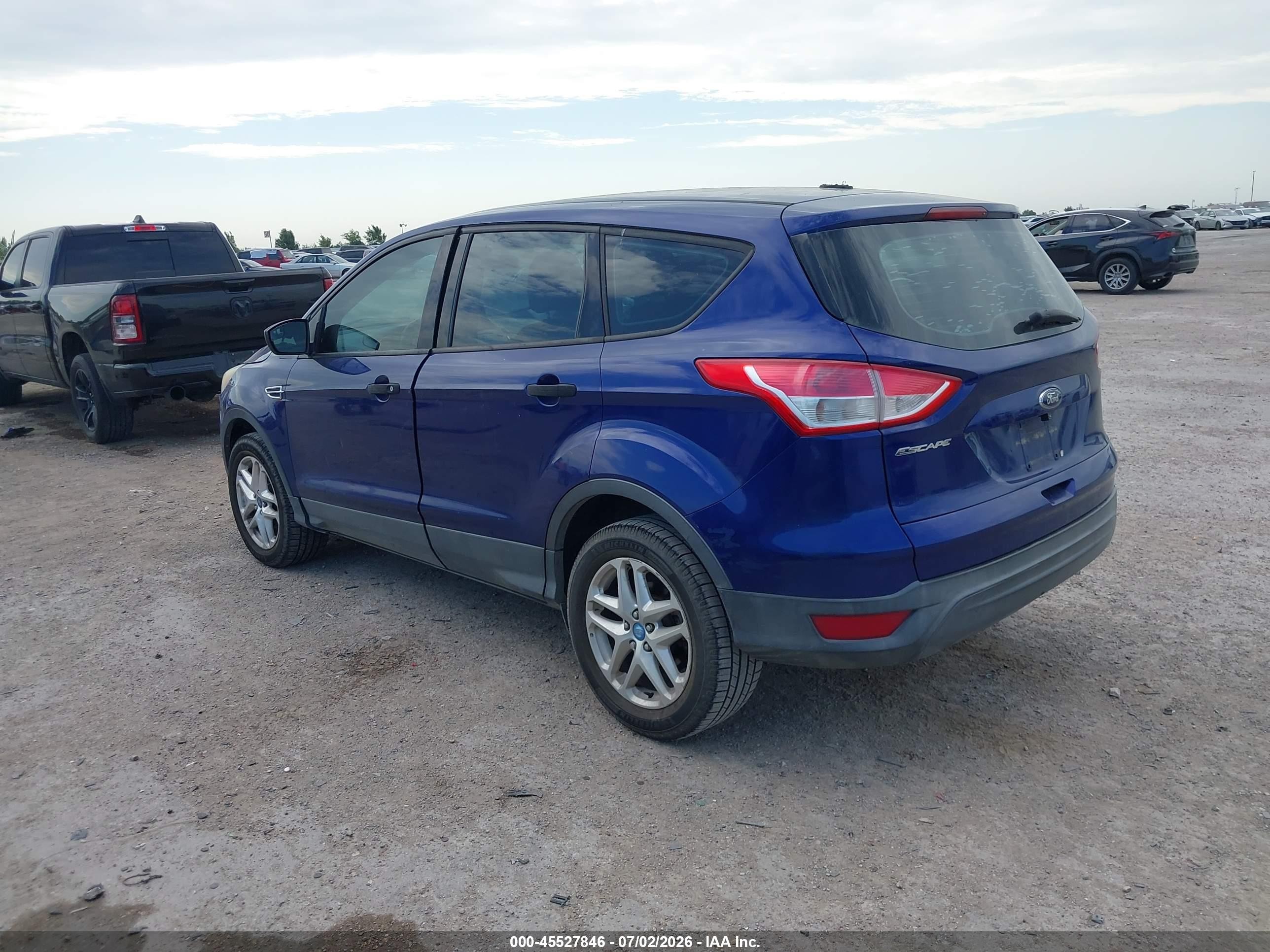 2013 Ford Escape S Blue vin: 1FMCU0F75DUD01637
