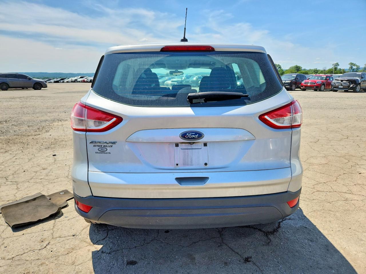 2014 Ford Escape S Серебряный vin: 1FMCU0F75EUB19955