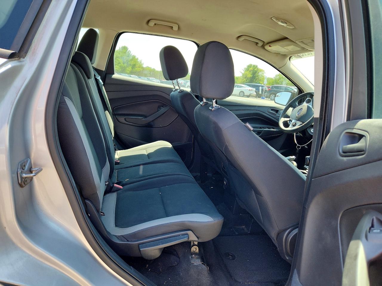 2014 Ford Escape S Серебряный vin: 1FMCU0F75EUB19955