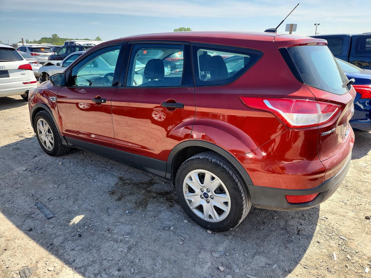 2014 Ford Escape S Красный vin: 1FMCU0F75EUC28271