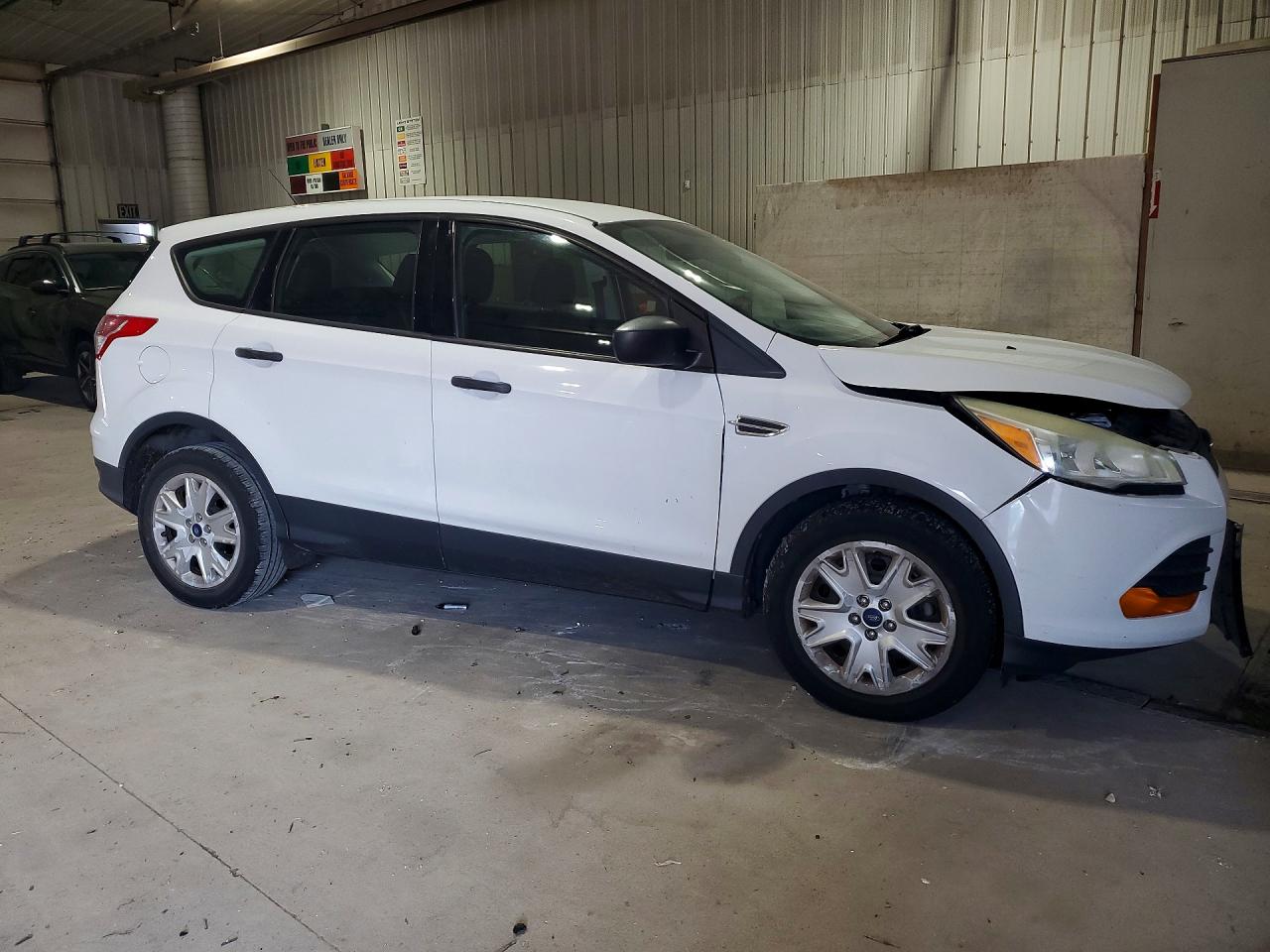 2014 Ford Escape S Белый vin: 1FMCU0F75EUD44845