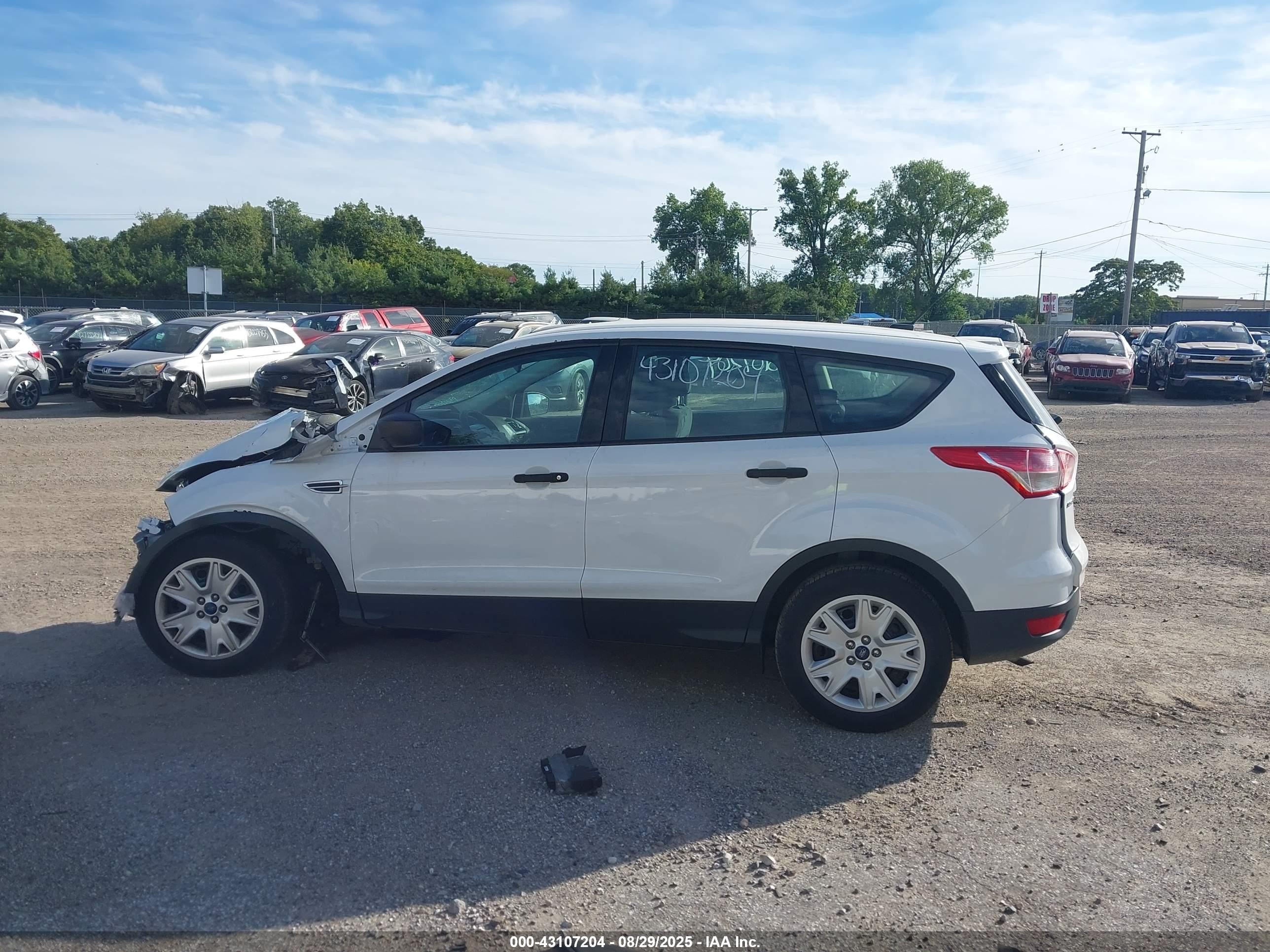 2015 Ford Escape S White vin: 1FMCU0F75FUA06959