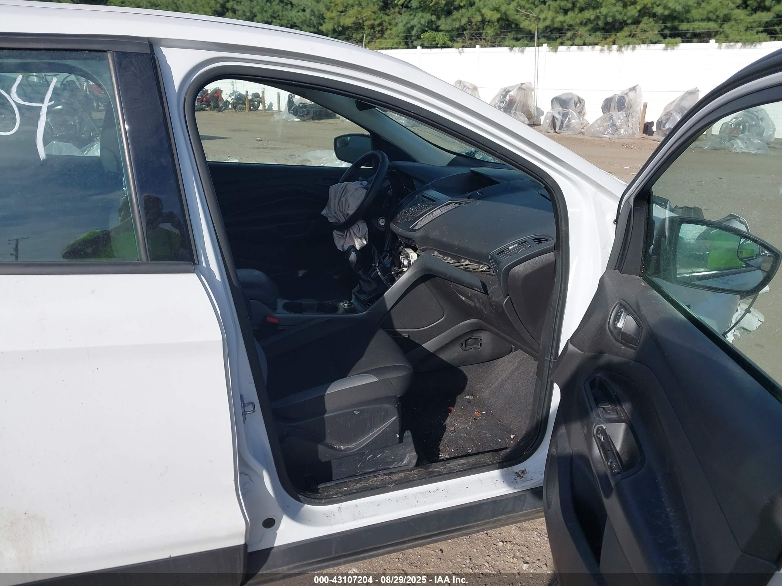 2015 Ford Escape S White vin: 1FMCU0F75FUA06959