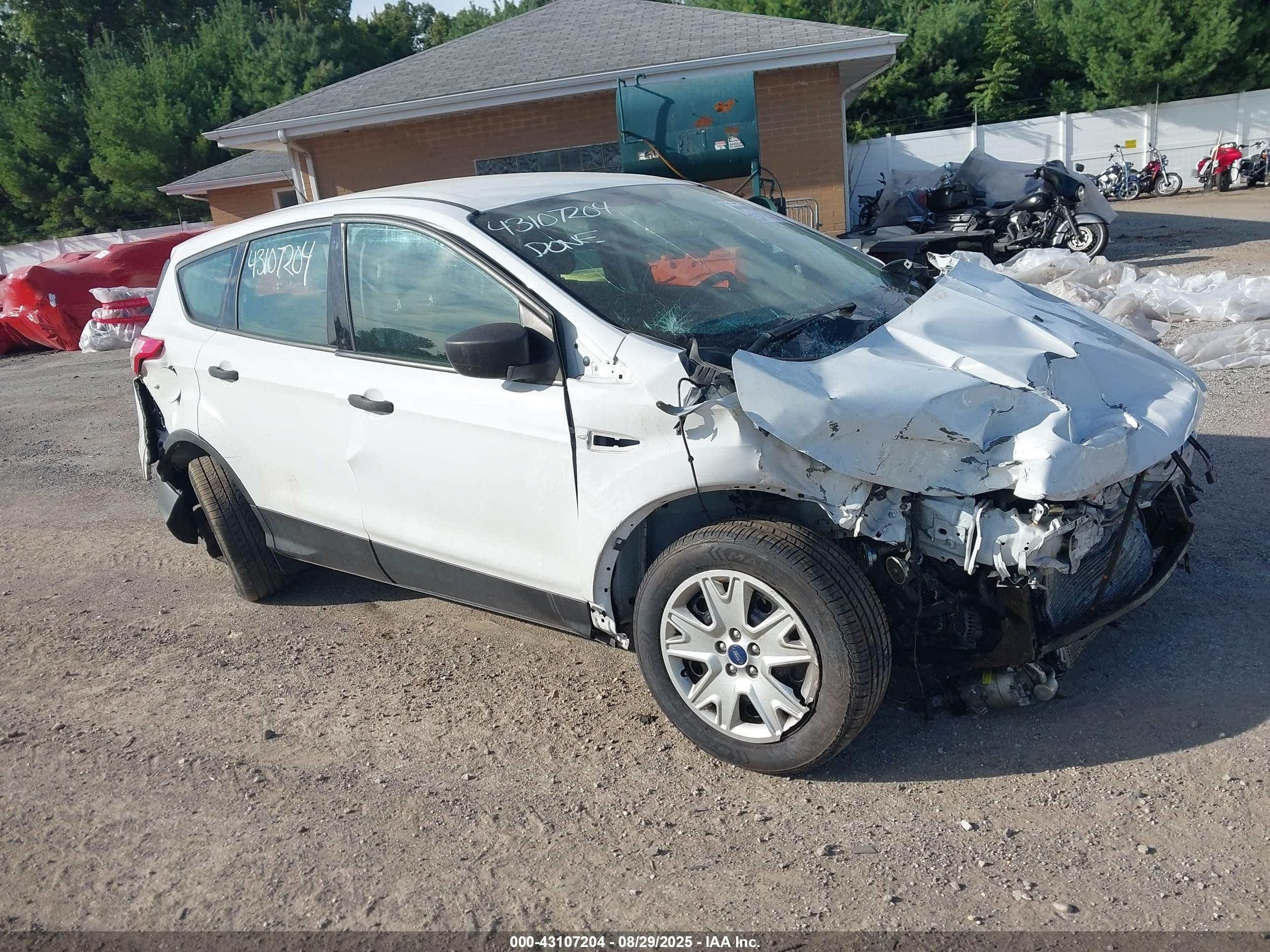 2015 Ford Escape S White vin: 1FMCU0F75FUA06959